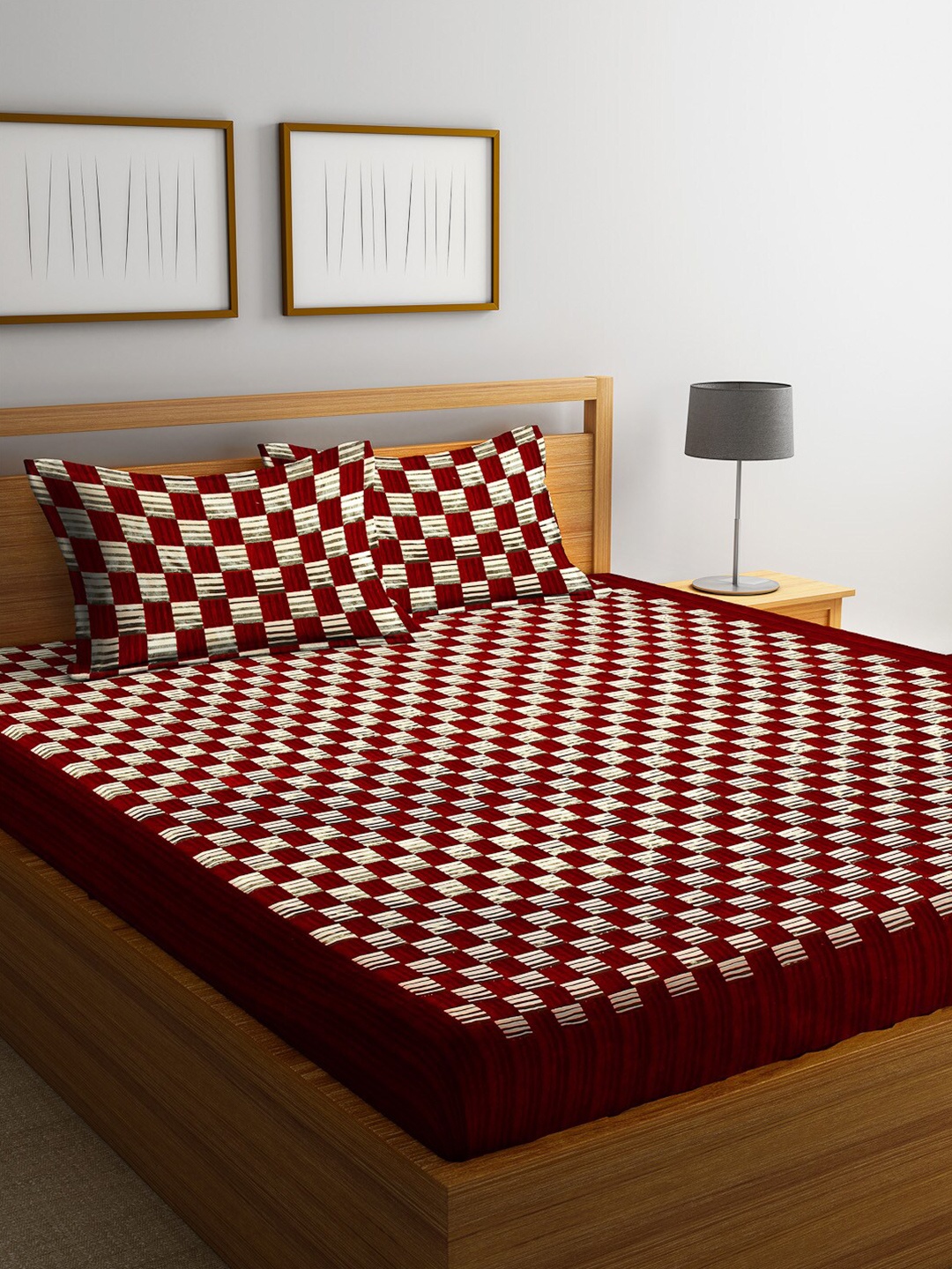 

Arrabi Red & Off White Geometric 300 TC King Bedsheet with 2 Pillow Covers