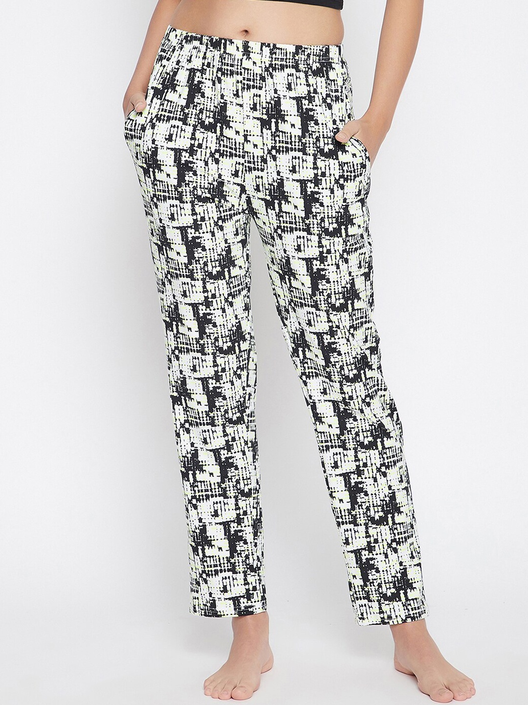 

Clovia Women Black & White Abstract Printed Cotton Lounge Pants