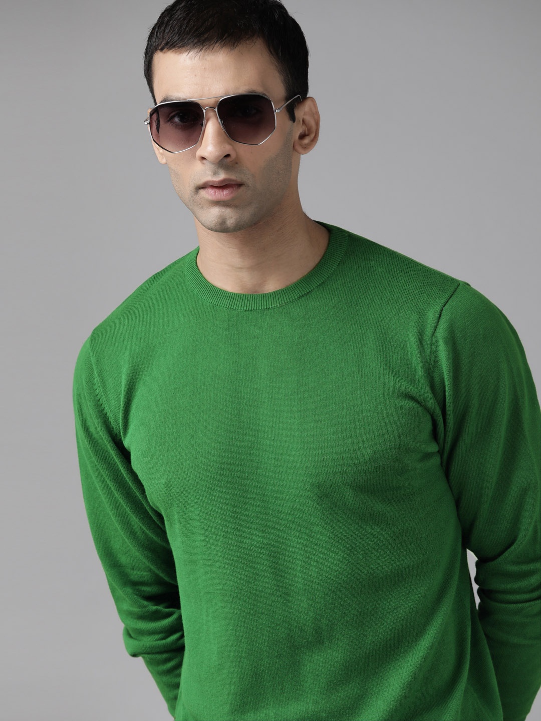 

Roadster Men Green Pure Cotton Solid Pullover