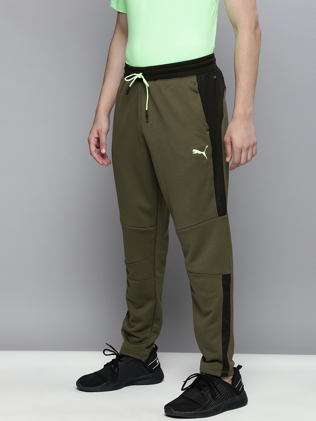 

Puma Men Olive Green Solid Activate Knitted dryCELL Training Pants With Side Strap