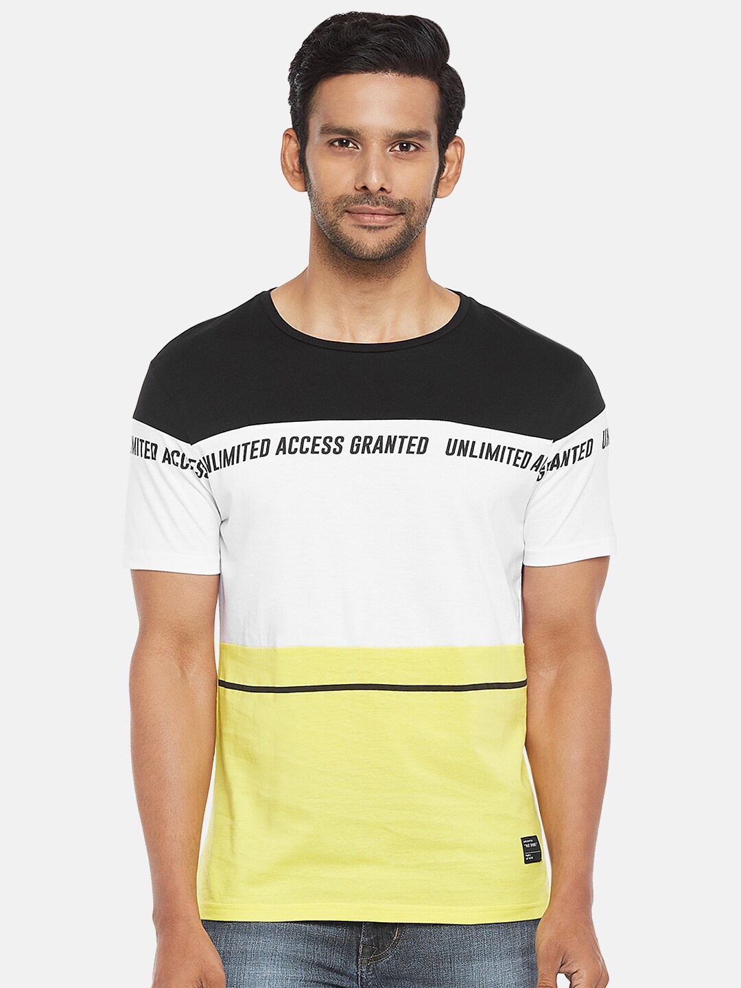 

People Men Off White & Black Colourblocked Cotton T-shirt