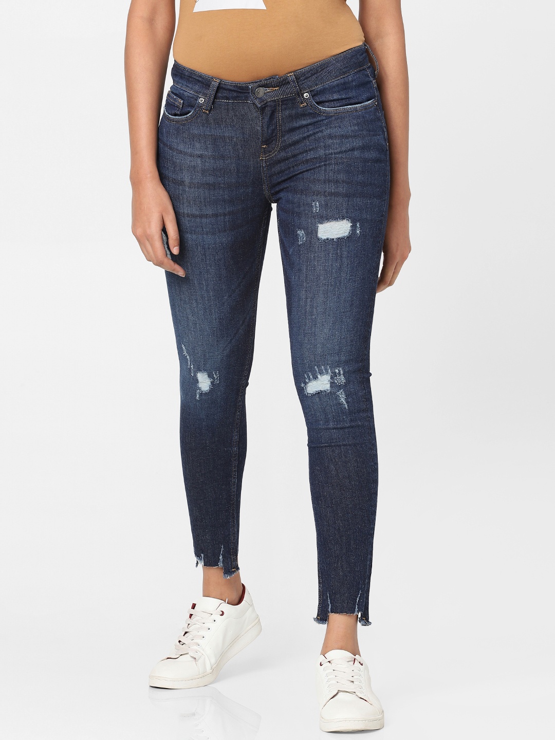 

Vero Moda Women Blue Skinny Fit Mildly Distressed Light Fade Stretchable Cropped Jeans