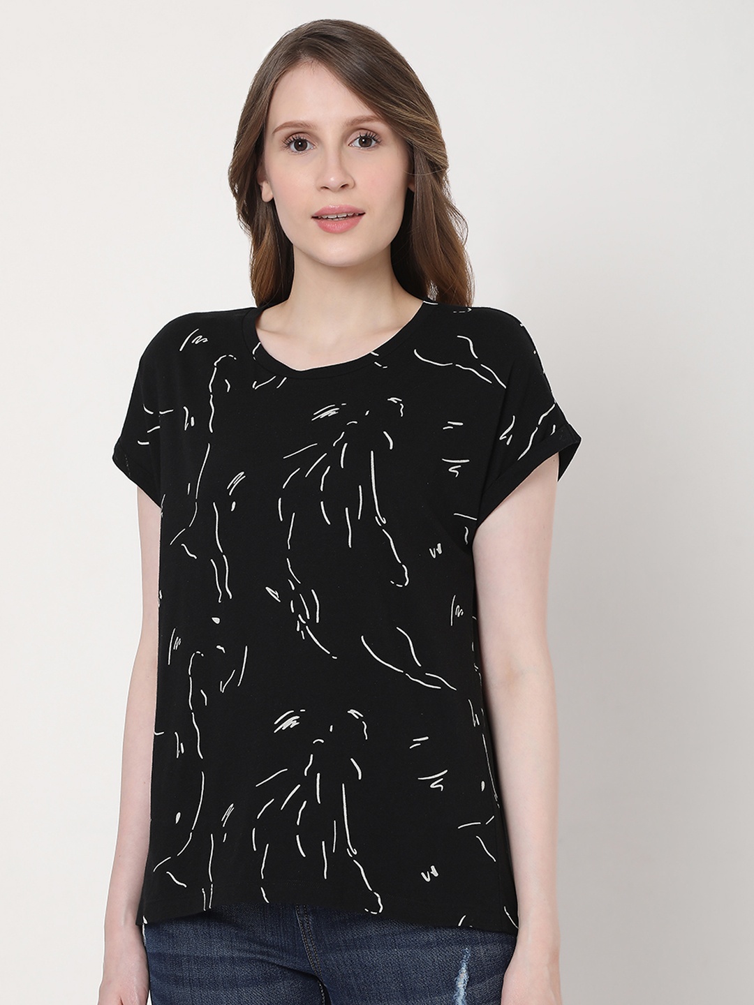 

Vero Moda Women Black White Printed Extended Sleeves Pure Cotton T-shirt