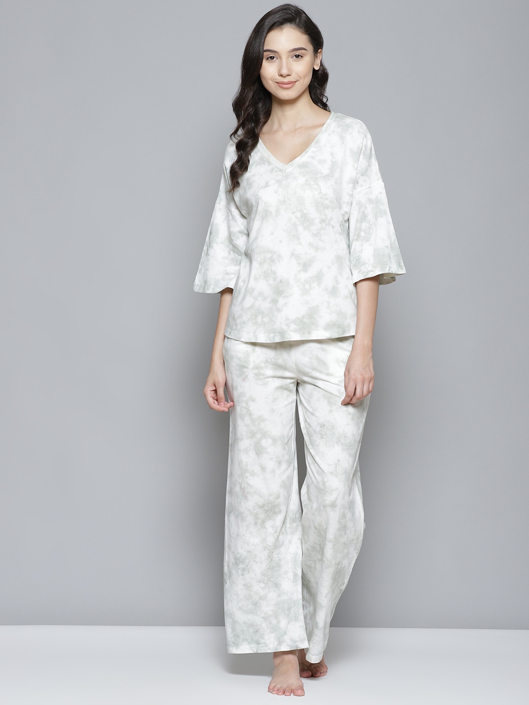 

Femella Women Olive Green & Off White Dyed Cotton Pyjama Set