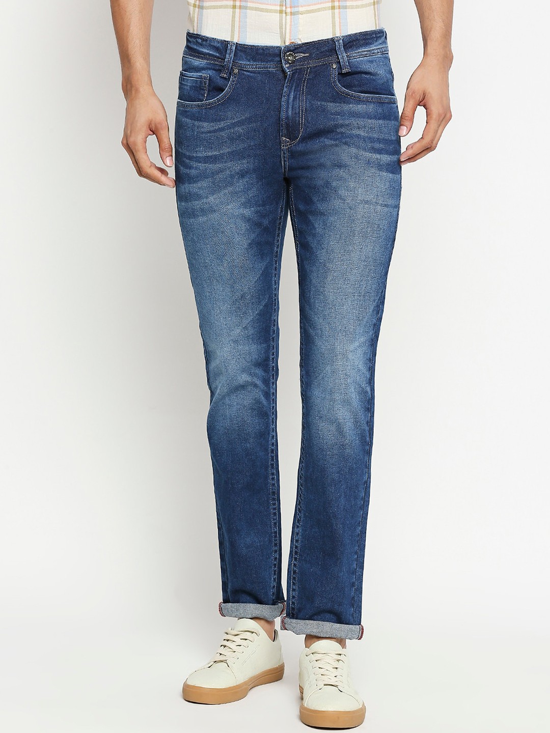 

Mufti Men Blue Slim Fit Heavy Fade Stretchable Jeans