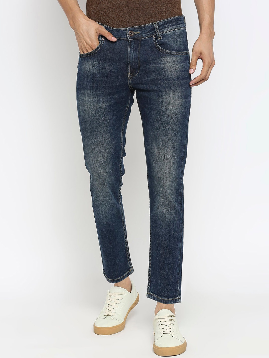 

Mufti Men Blue Slim Fit Heavy Fade Stretchable Jeans