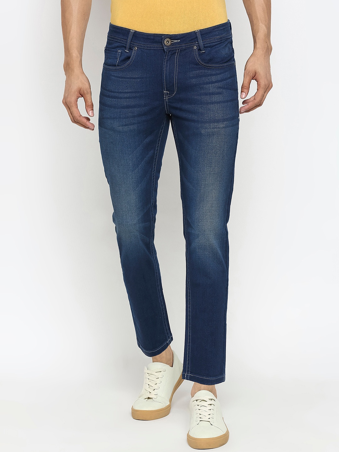 

Mufti Men Blue Slim Fit Heavy Fade Stretchable Jeans
