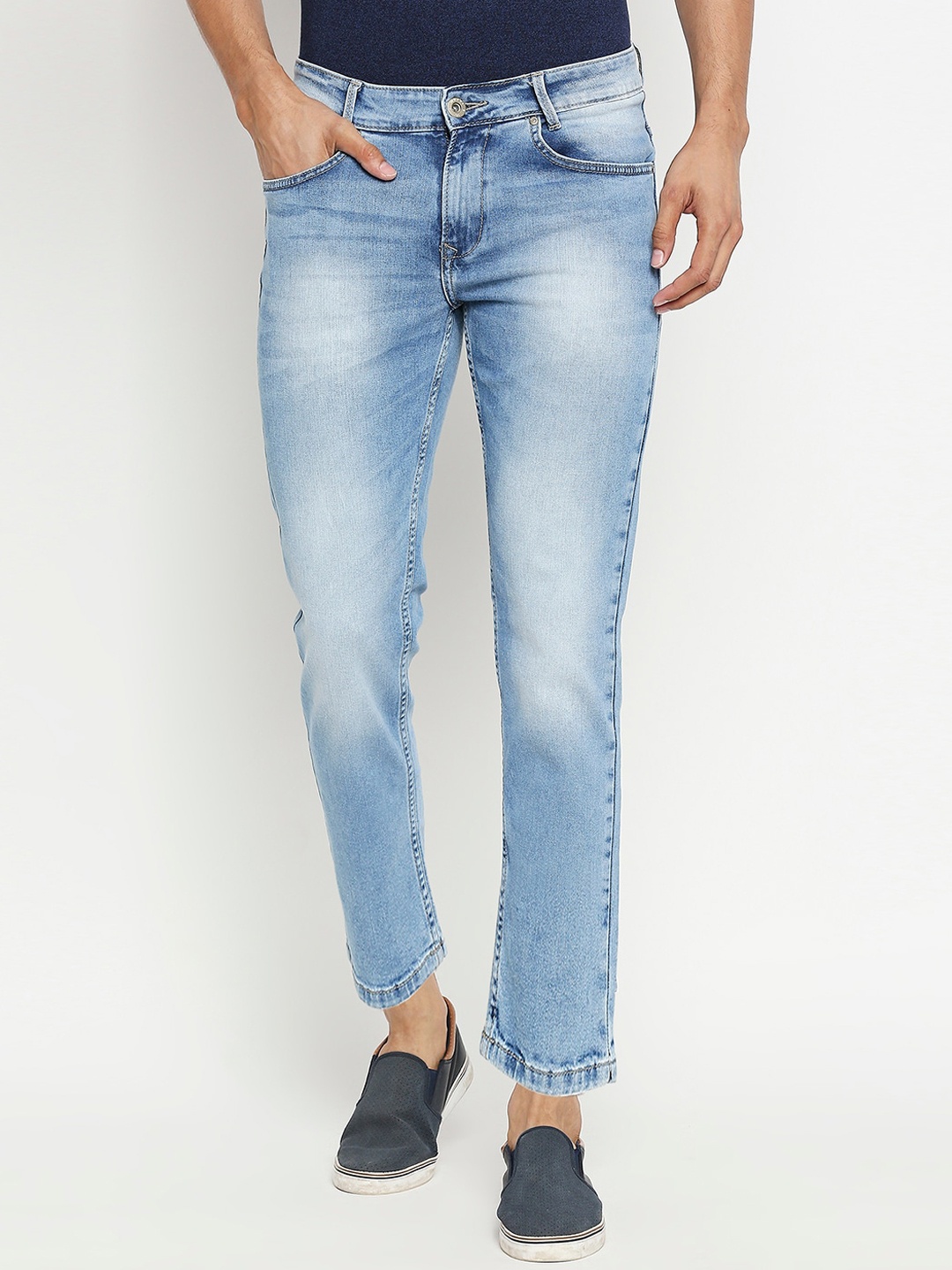 

Mufti Men Blue Slim Fit Heavy Fade Stretchable Jeans