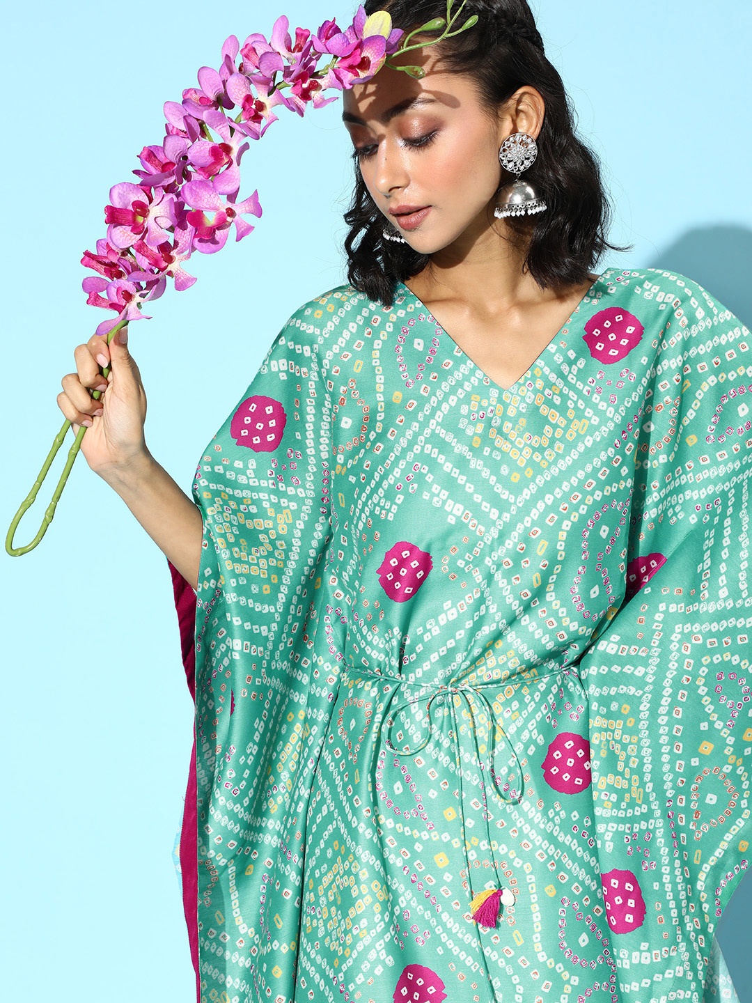 

Varanga Tranquil Turquoise and Pink Silk Blend Kurta Set, Turquoise blue