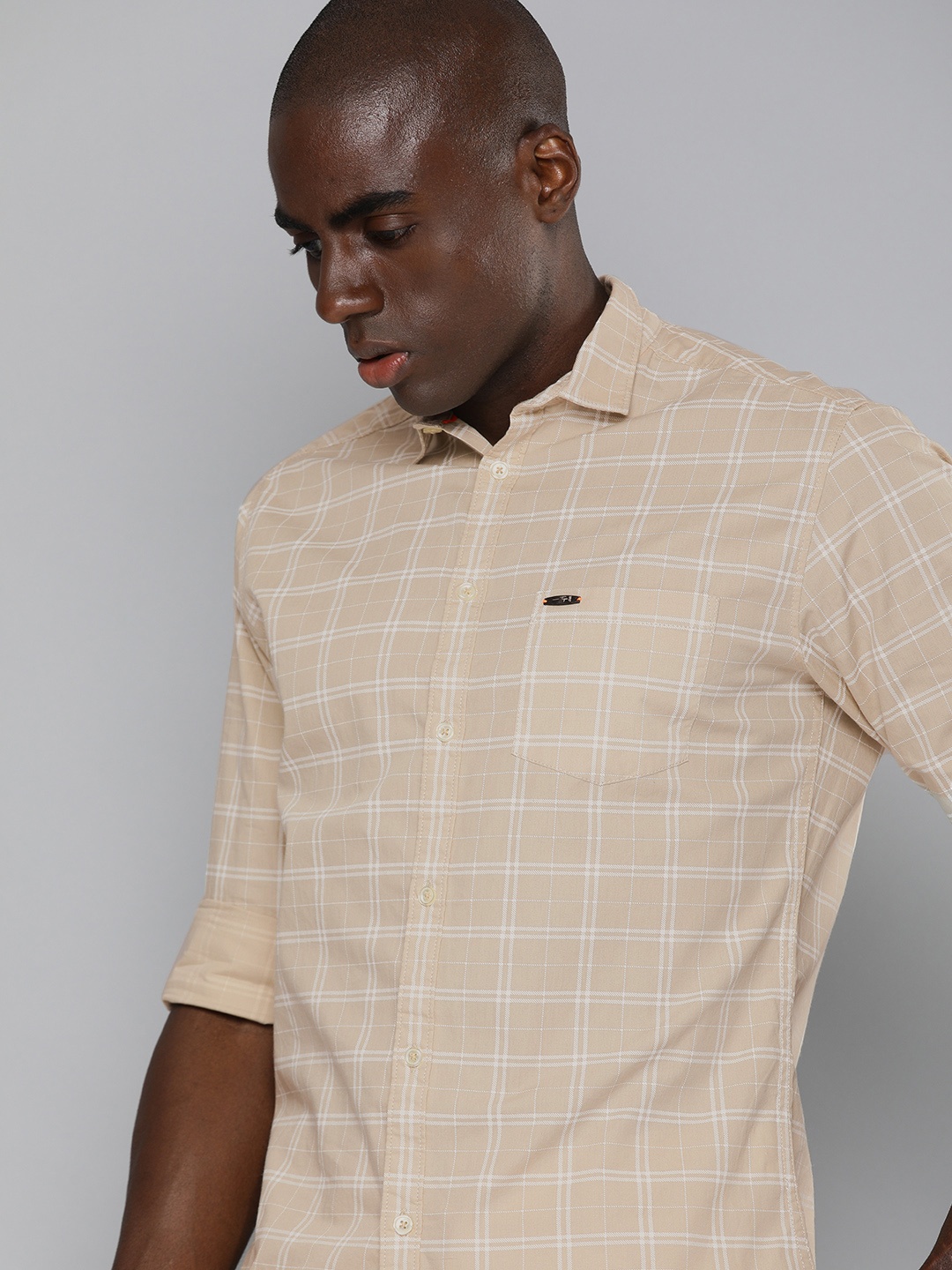 

The Indian Garage Co Men Beige Slim Fit Gingham Checks Opaque Checked Casual Shirt