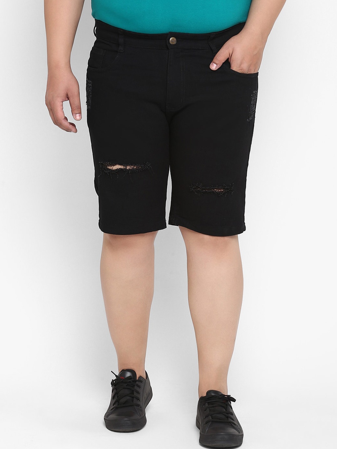 

Urbano Plus Men Black Stretchable Distressed Denim Shorts