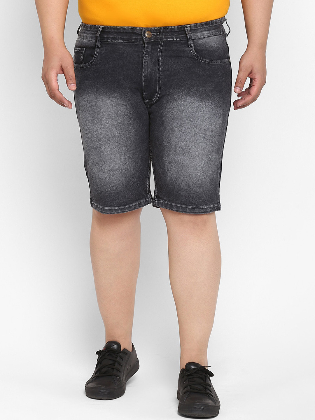 

Urbano Plus Men Grey Washed Denim Shorts