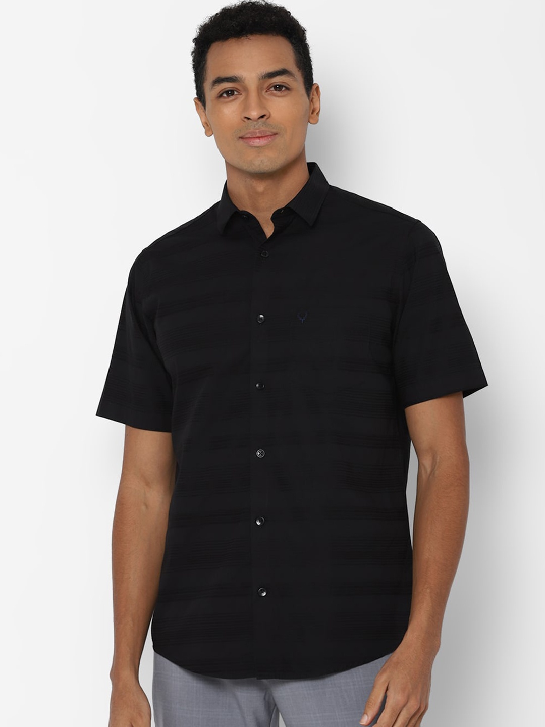 

Allen Solly Men Black Slim Fit Horizontal Stripes Opaque Striped Casual Shirt