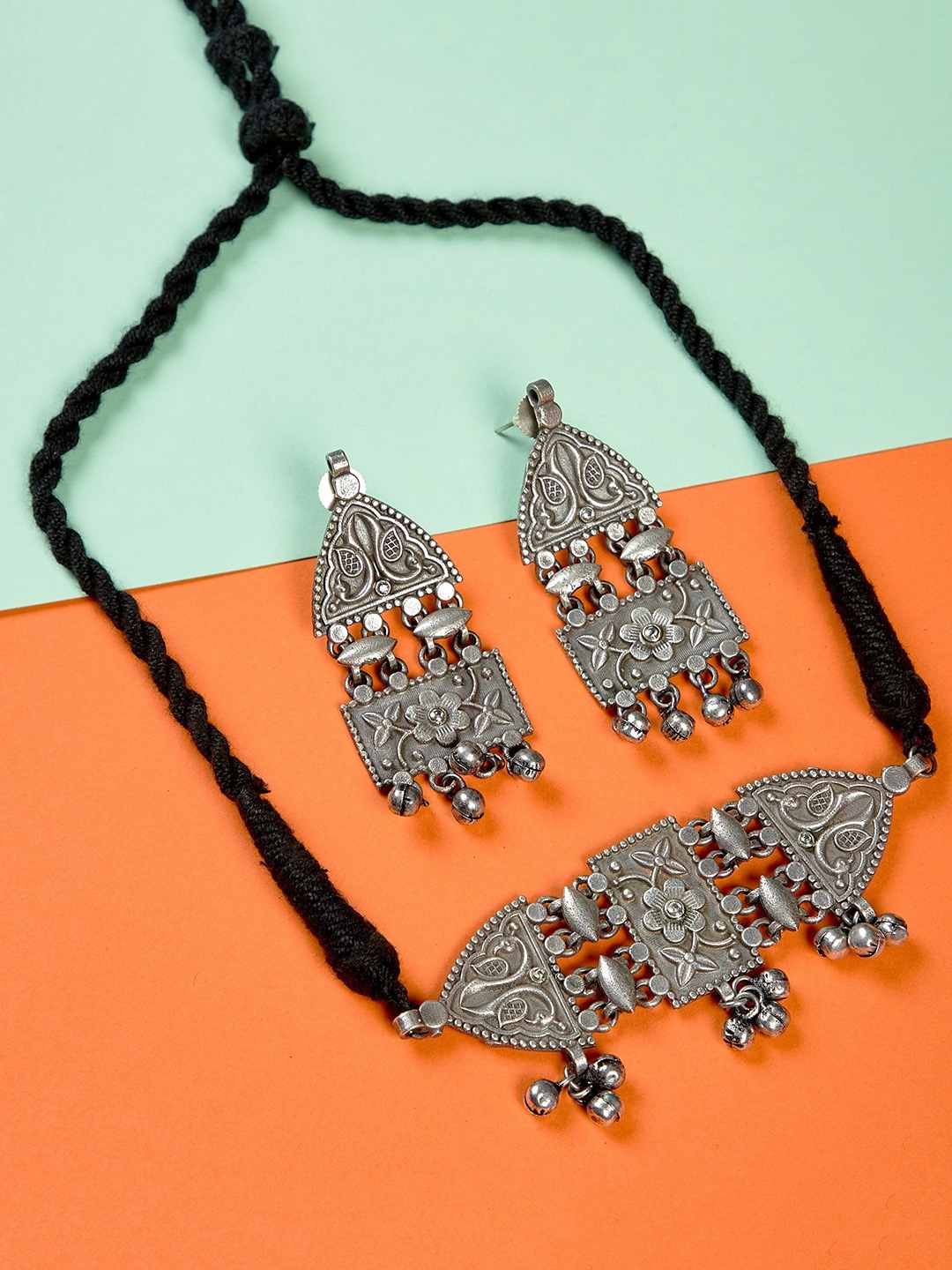 

GloBox By ZeroKaata Oxidised Silver-Plated & Beaded Antique Jewellery Set