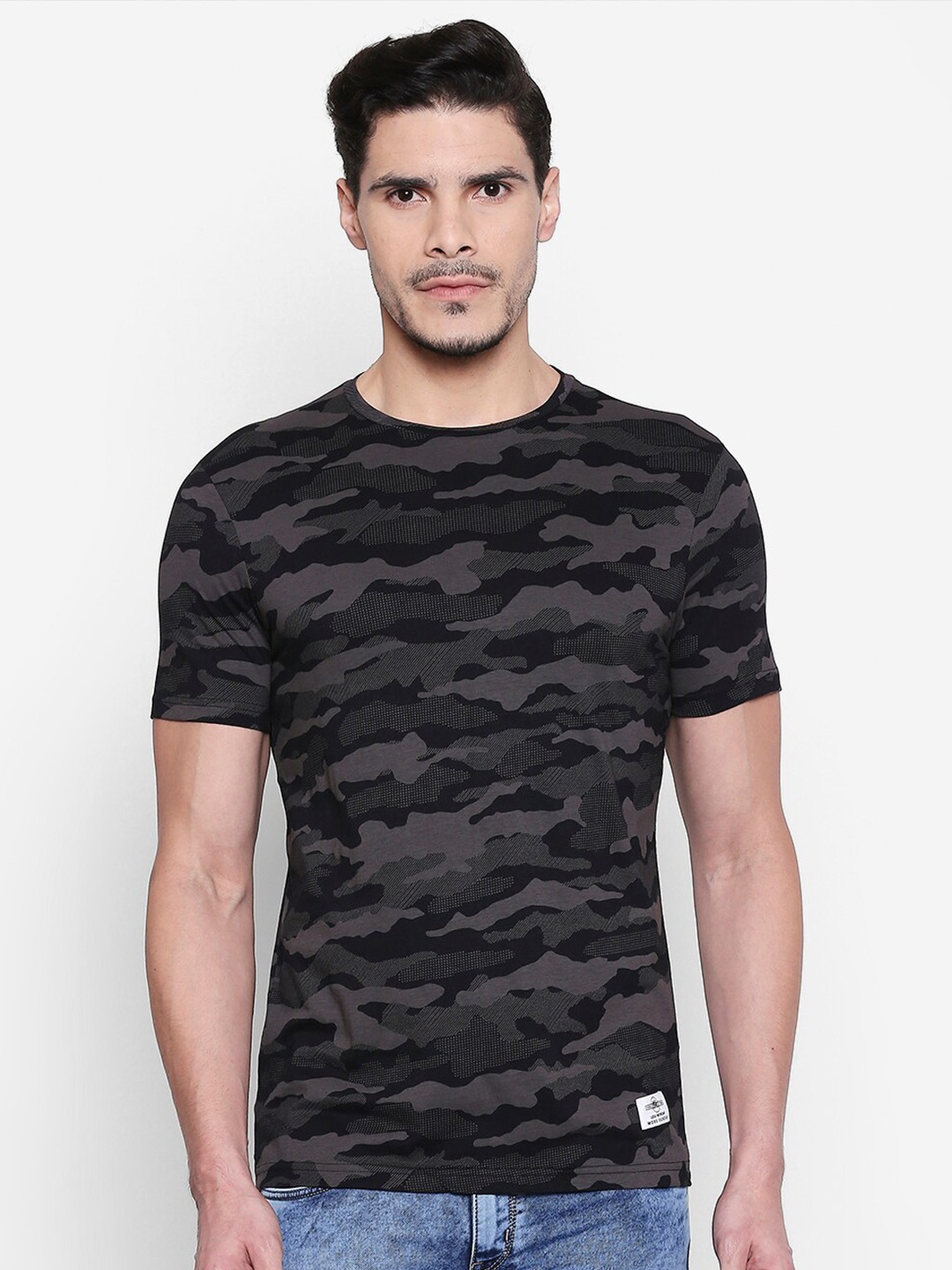 

People Men Black Camouflage Printed Raw Edge T-shirt