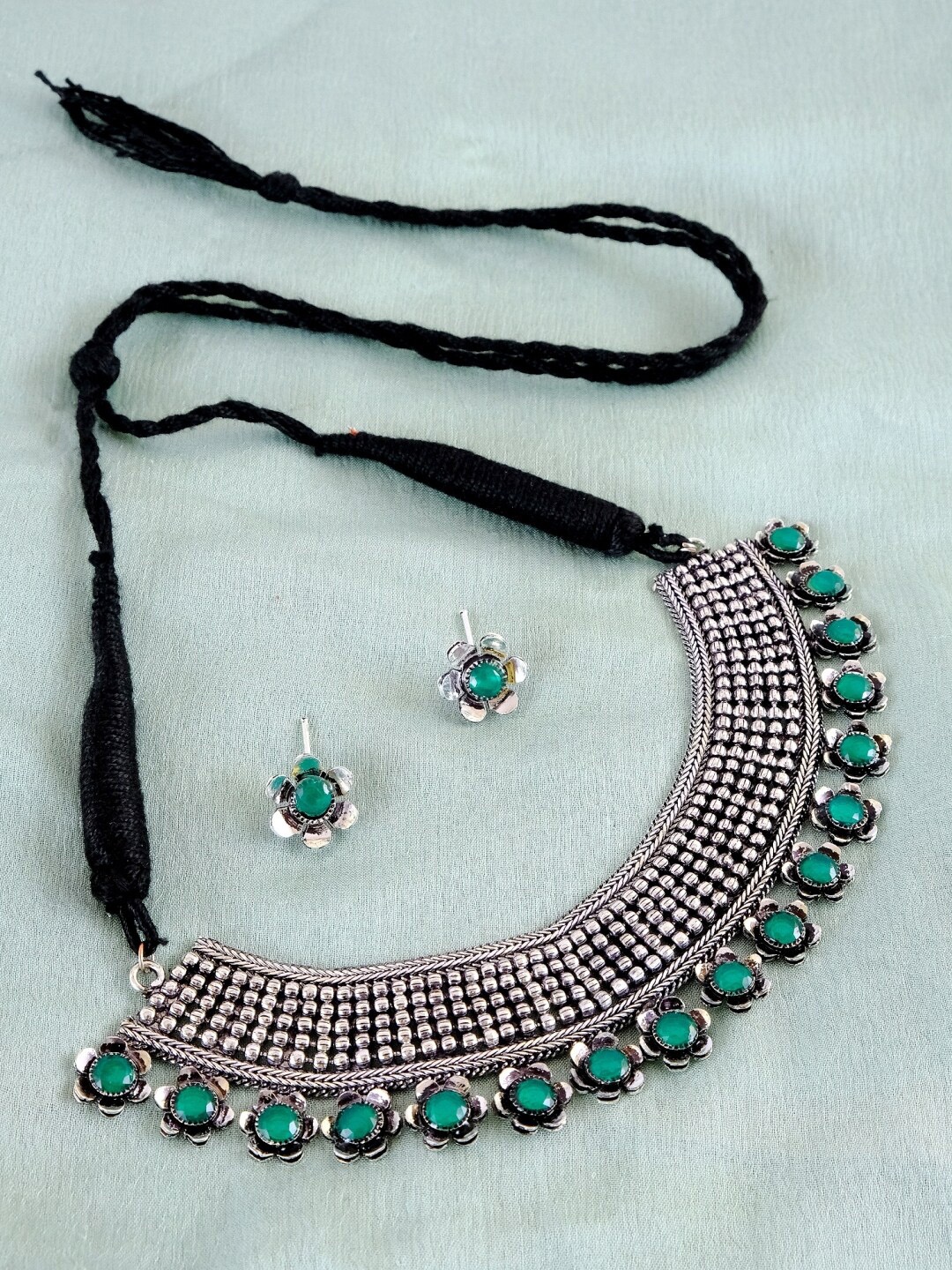 

Crunchy Fashion Women Silver-Plated Stone-Studded Jewellery Set