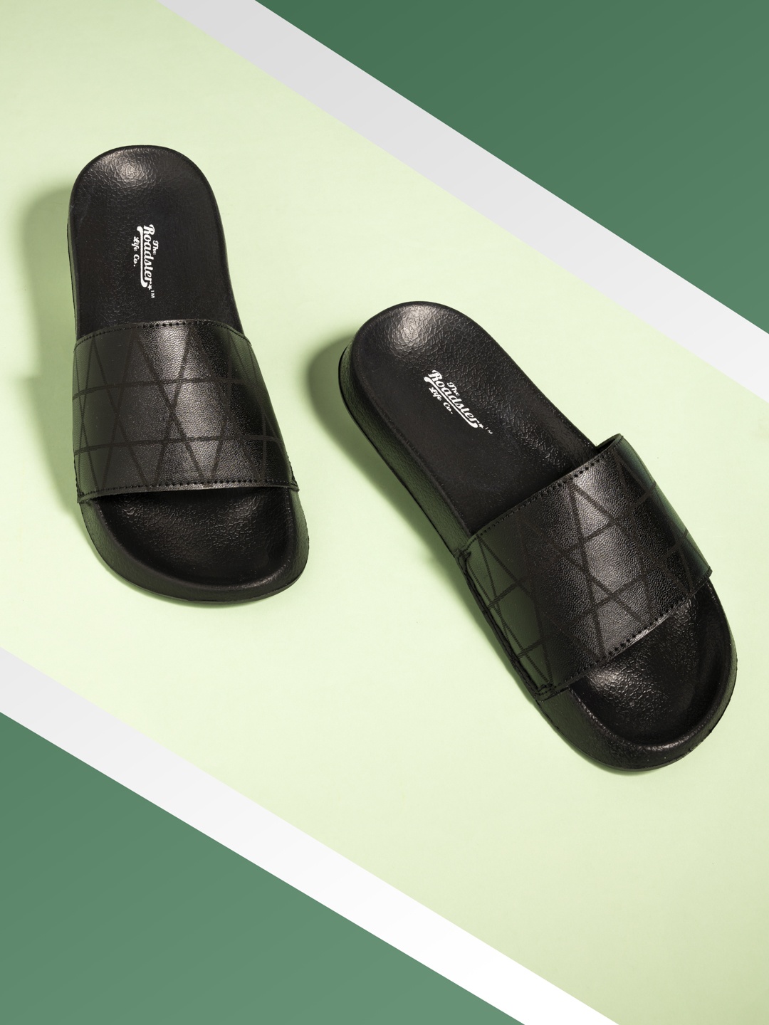 

Roadster Men Black Sliders