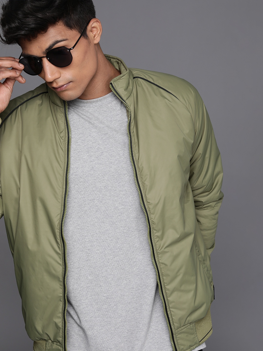 

WROGN Men Olive Green Solid Bomber Jacket