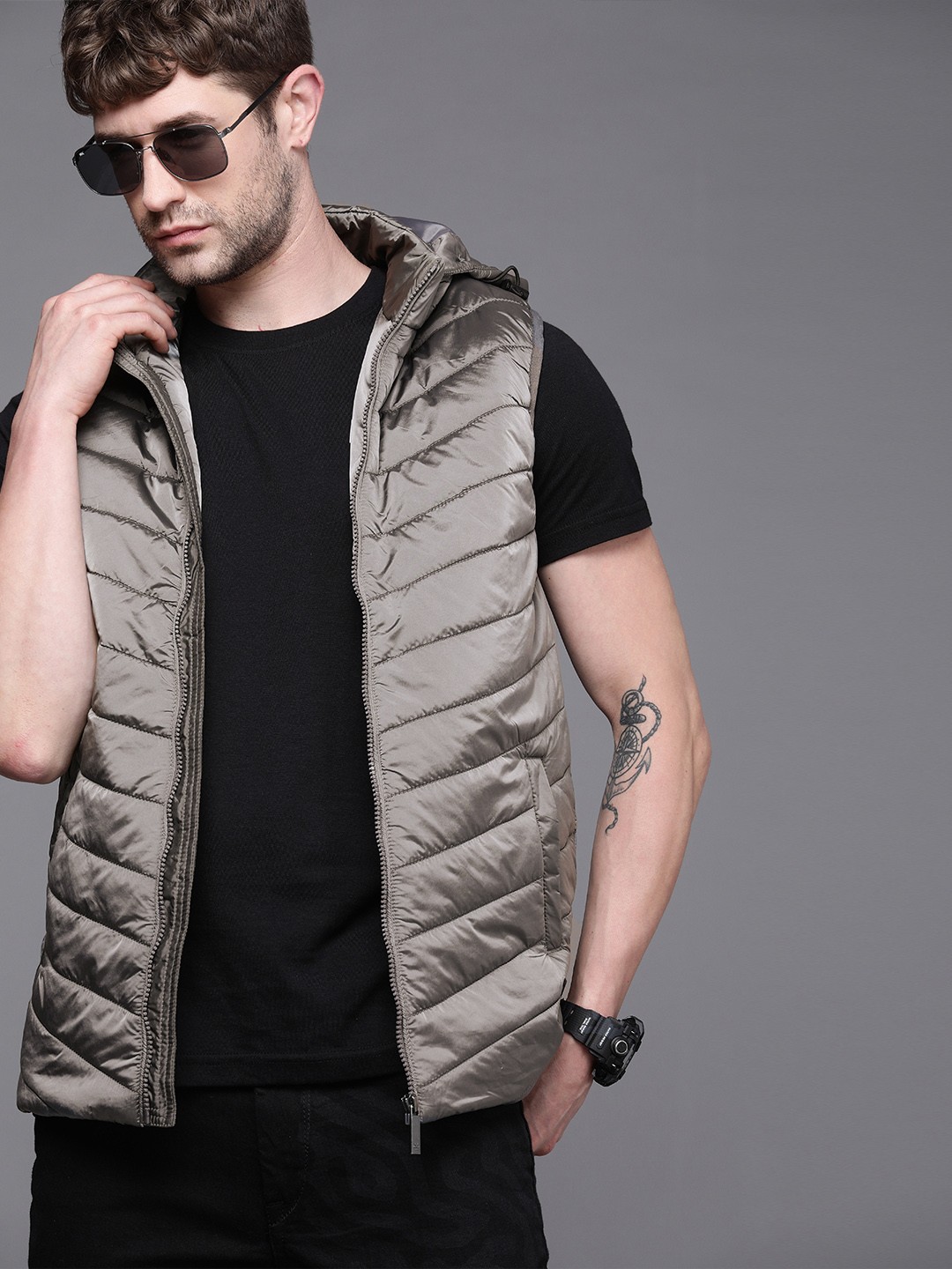 

WROGN Men Grey Detachable Hood Padded Jacket