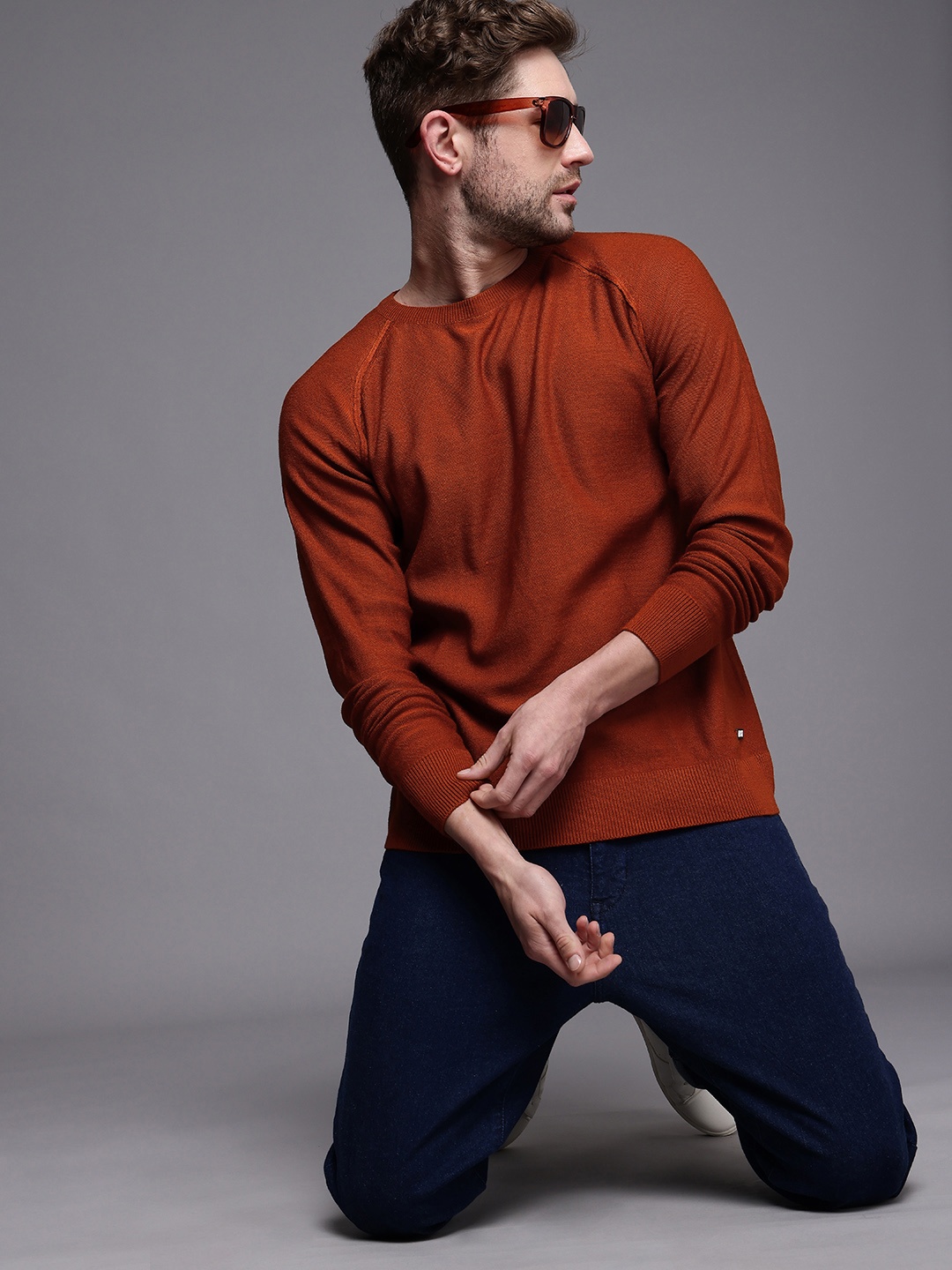 

WROGN Men Rust Red Solid Raglan Sleeves Pullover Sweater