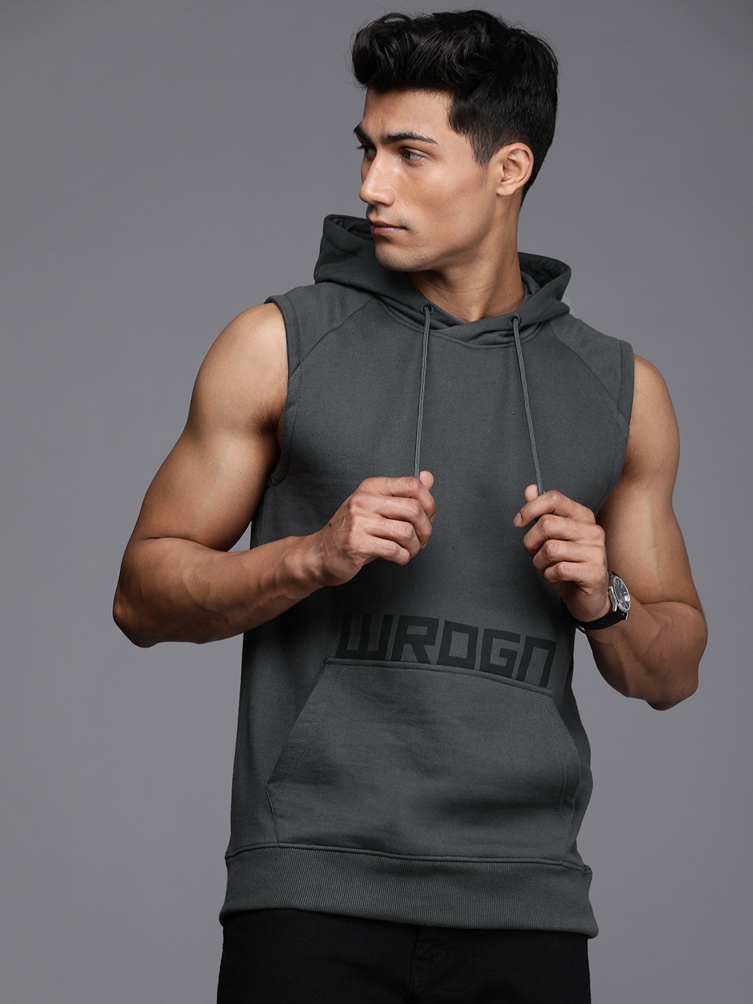 

WROGN Men Grey Typographical Printed Sleeveless Hooded Sweatshirt