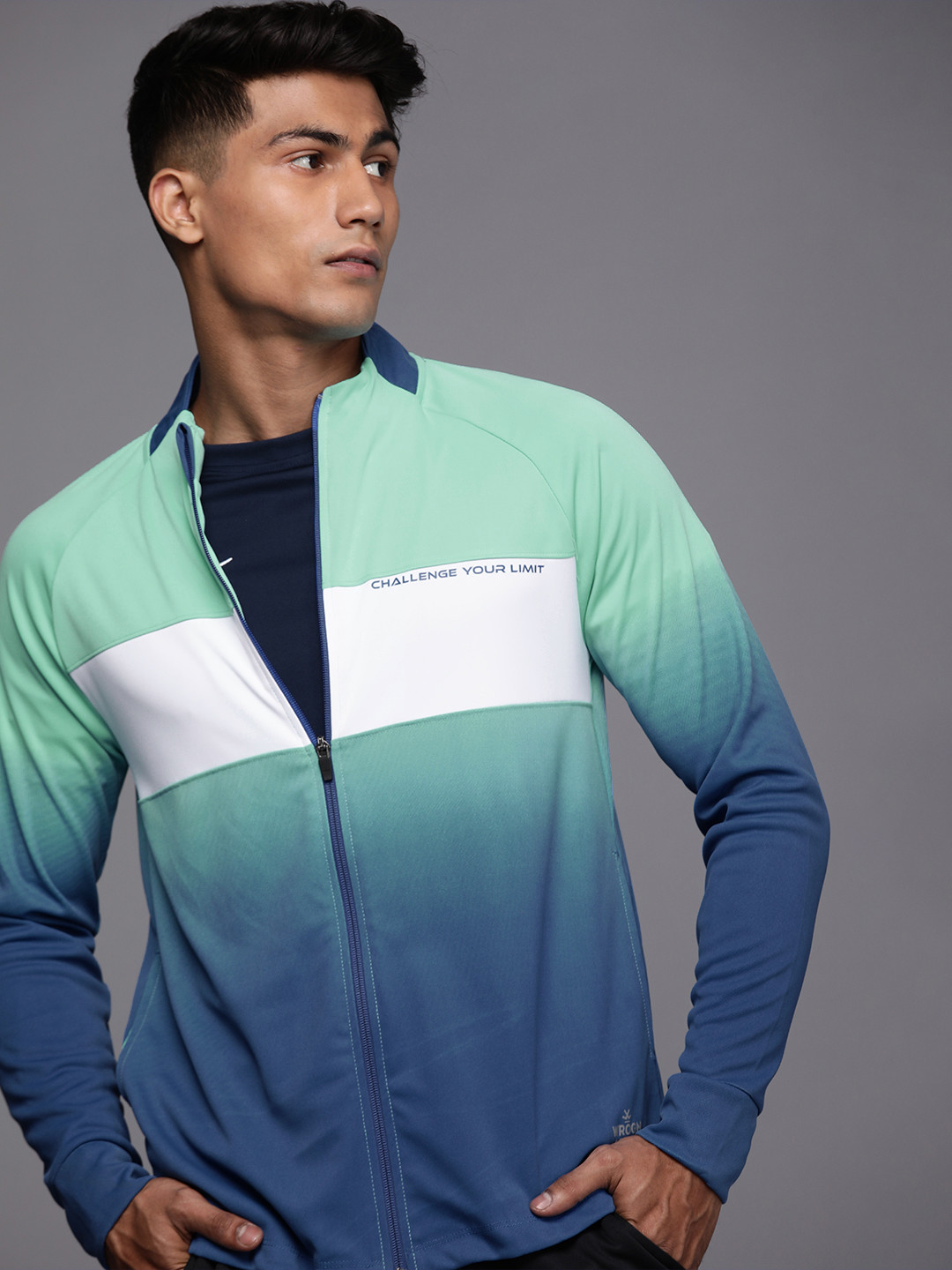 

WROGN ACTIVE Men Sea Green & Blue Ombre Dyed Sweatshirt