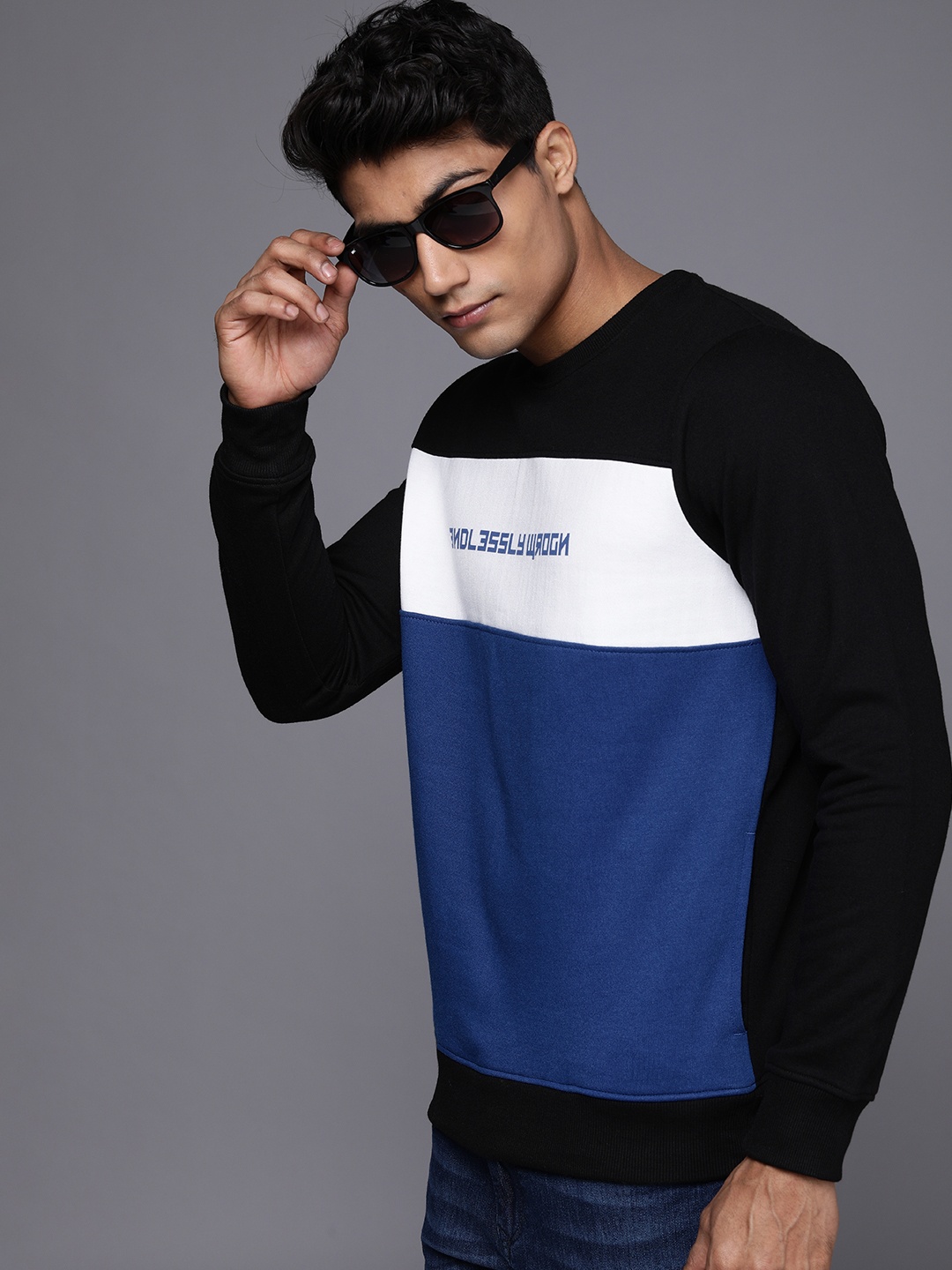 

WROGN Men Black & Blue Slim Fit Colourblocked Sweatshirt