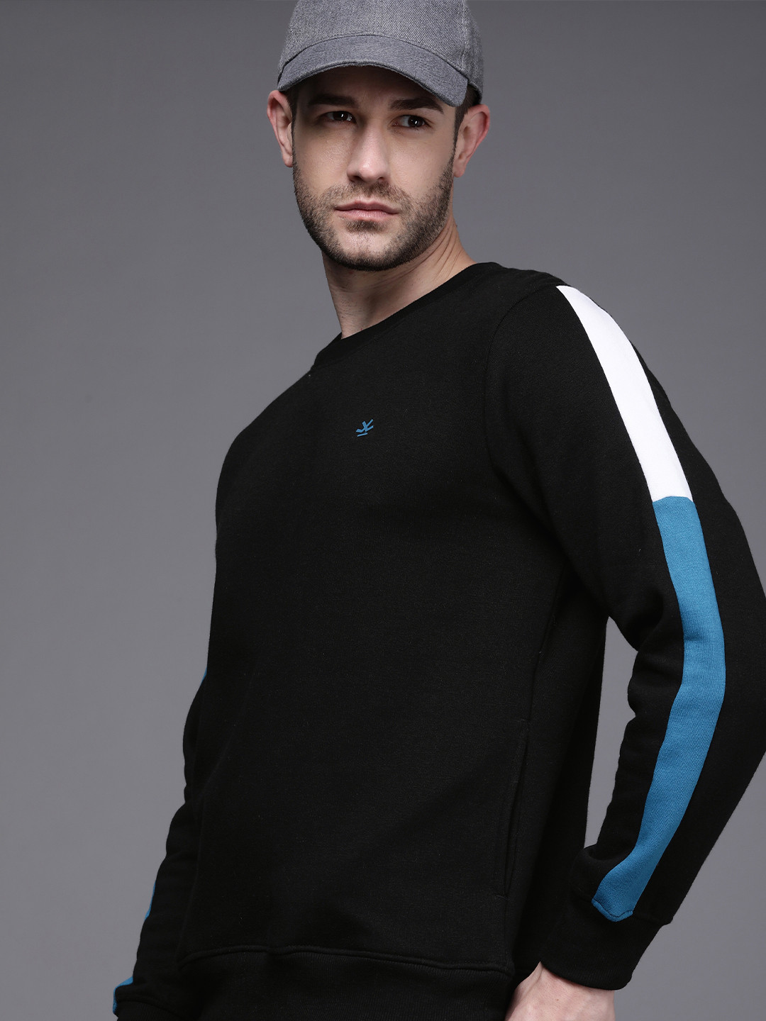 

WROGN Men Black Solid Side Striped Sweatshirt