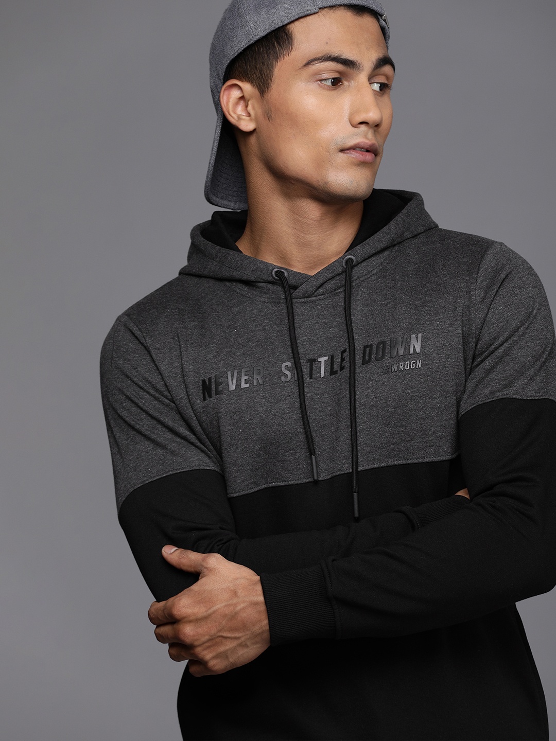 

WROGN Men Grey & Black Colourblocked Hooded Sweatshirt