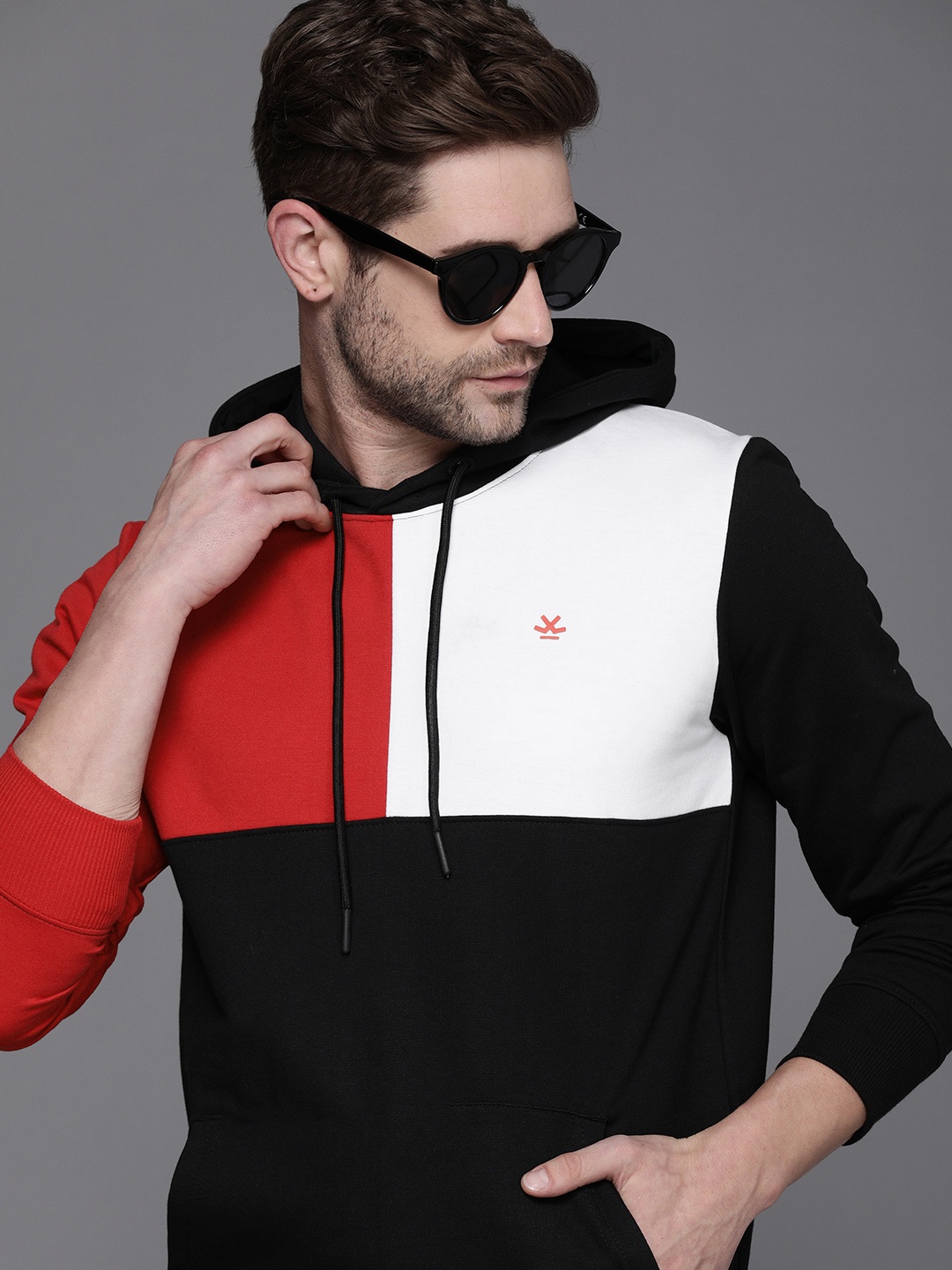 

WROGN Men Black & White Colourblocked Hooded Sweatshirt