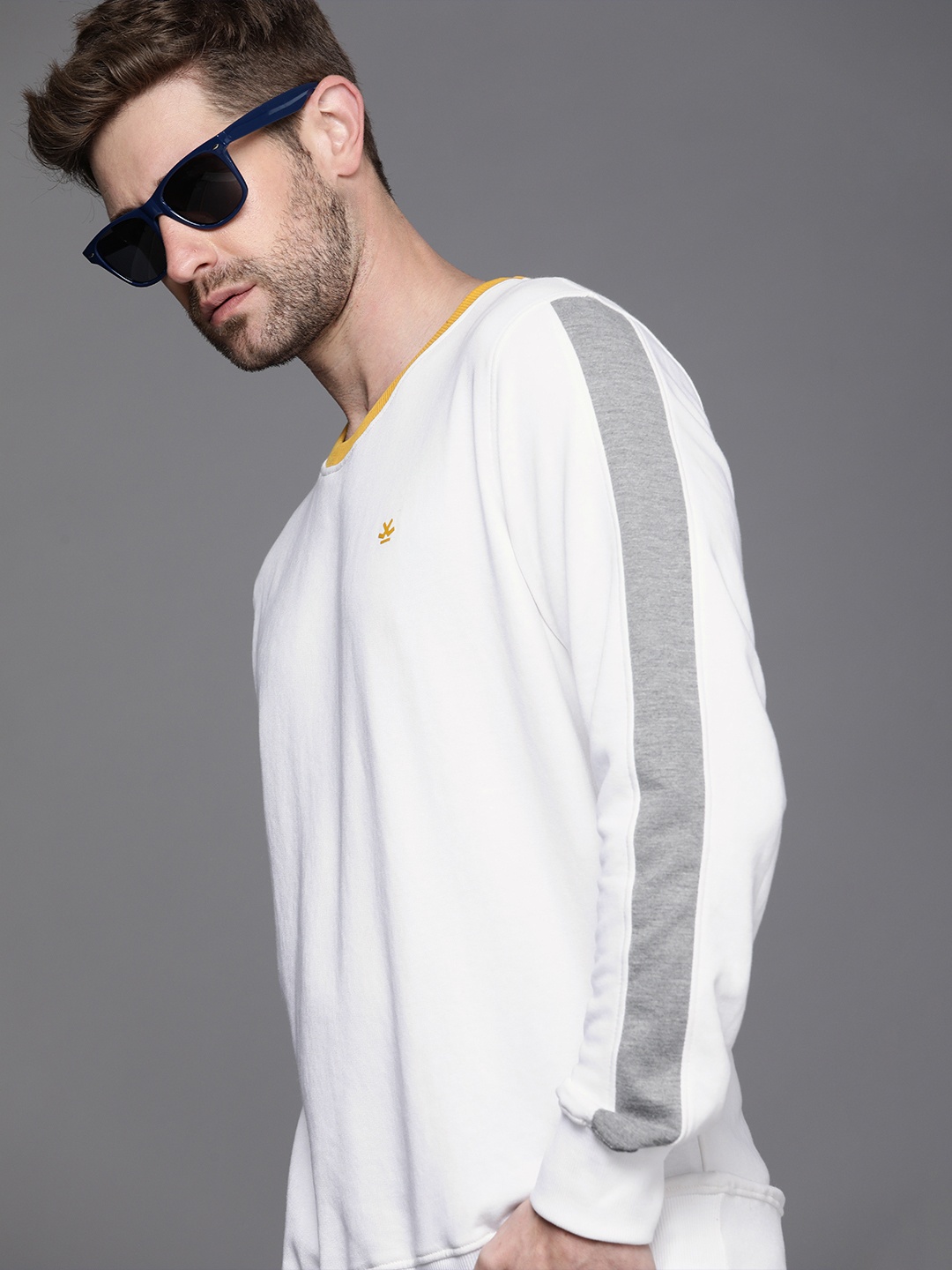 

WROGN Men White Side Striped Pullover Sweatshirt