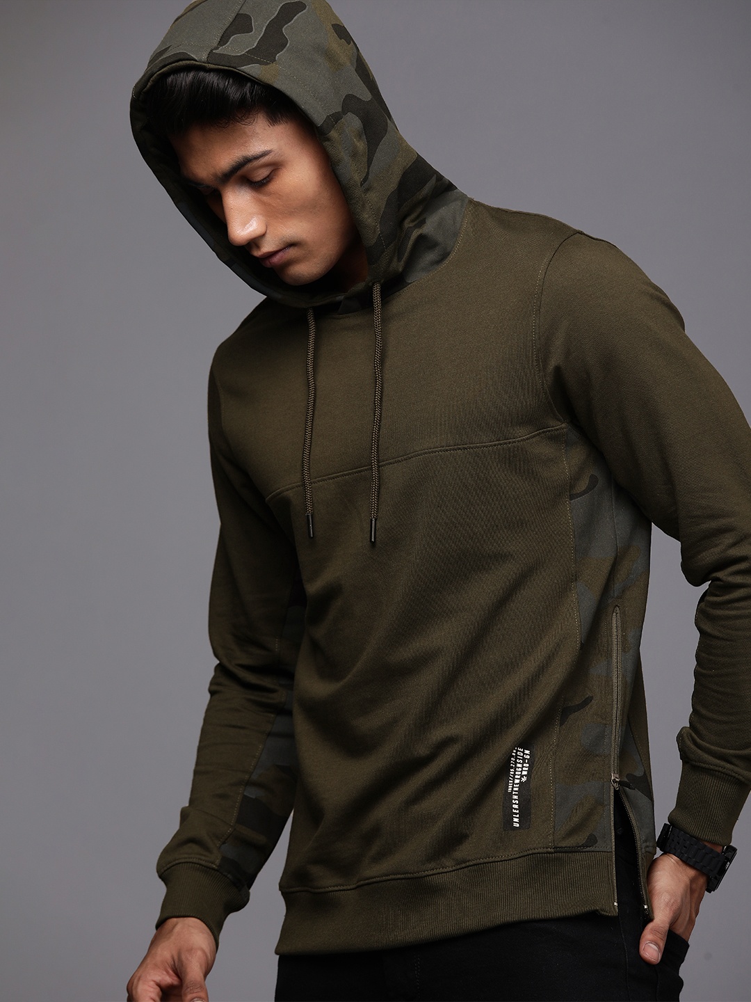 

WROGN Men Olive Green Camouflage Printed Hooded Sweatshirt