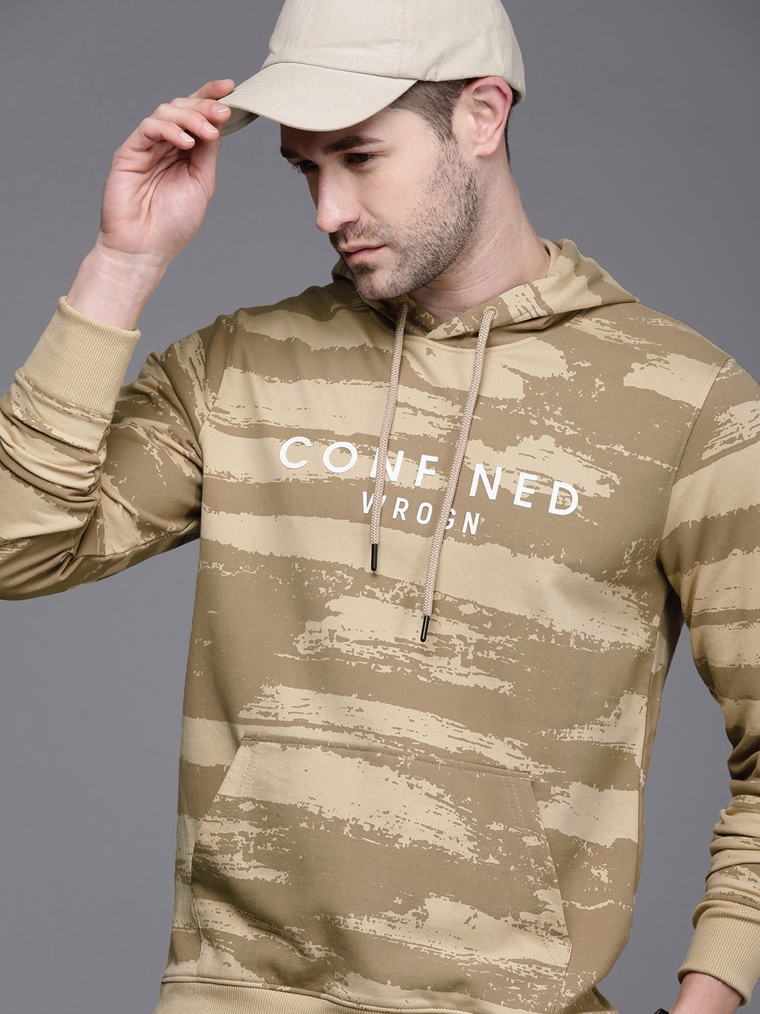 

WROGN Men Beige Printed Slim Fit Hooded Sweatshirt