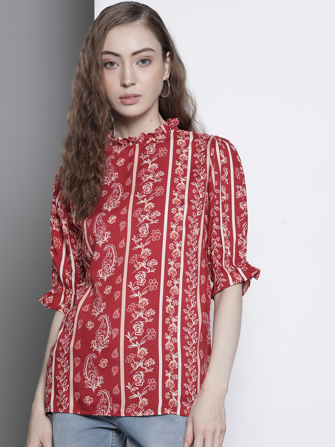 

One Femme Red & Off White Floral Print Regular Top