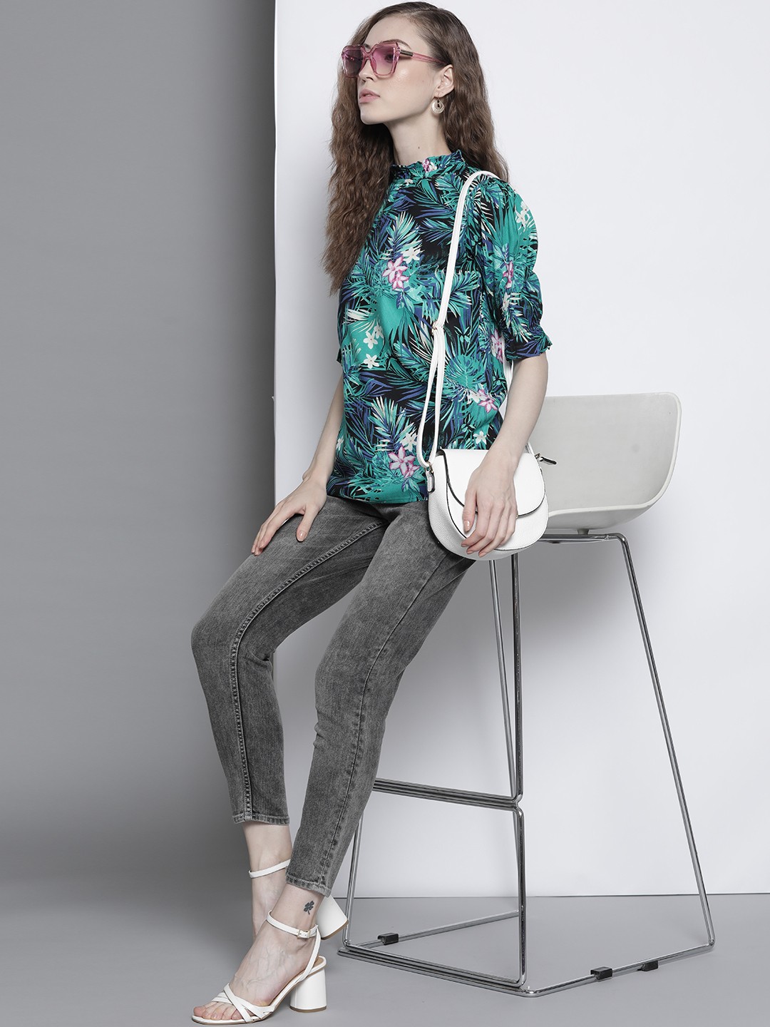 

One Femme Green & Blue Tropical Print Regular Top