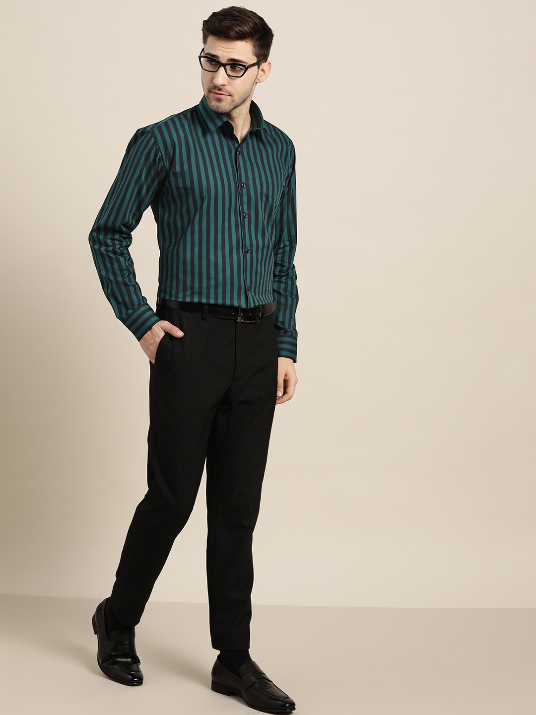 

Hancock Men Green & Black Slim Fit Striped Cotton Formal Shirt