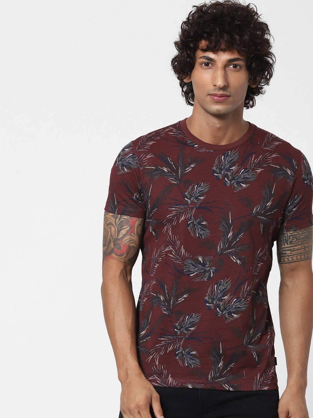 

Jack & Jones Men Maroon & Blue Floral Printed Tropical Slim Fit T-shirt