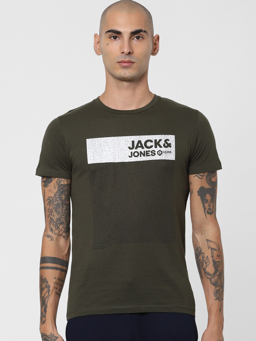 

Jack & Jones Men Green & Off White Typography Printed Slim Fit T-shirt