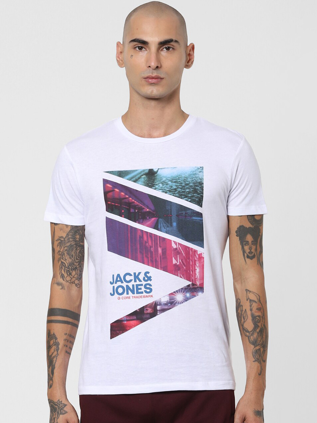 

Jack & Jones Men White & Pink Printed Slim Fit T-shirt