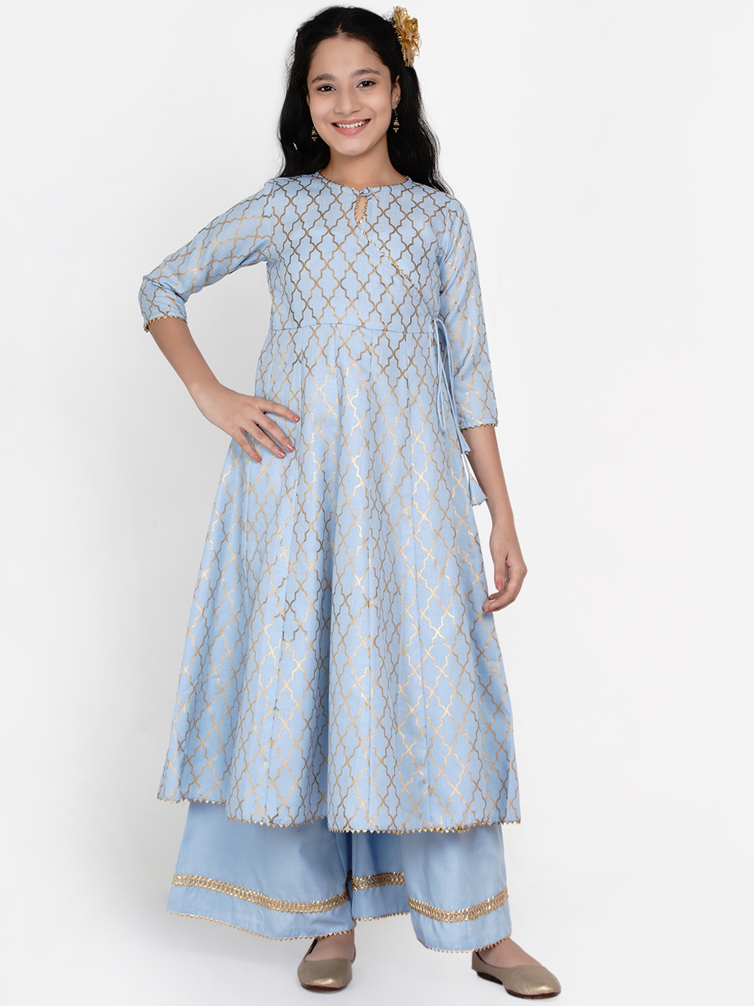 

Bitiya by Bhama Girls Blue Printed Regular Kurta with Palazzos