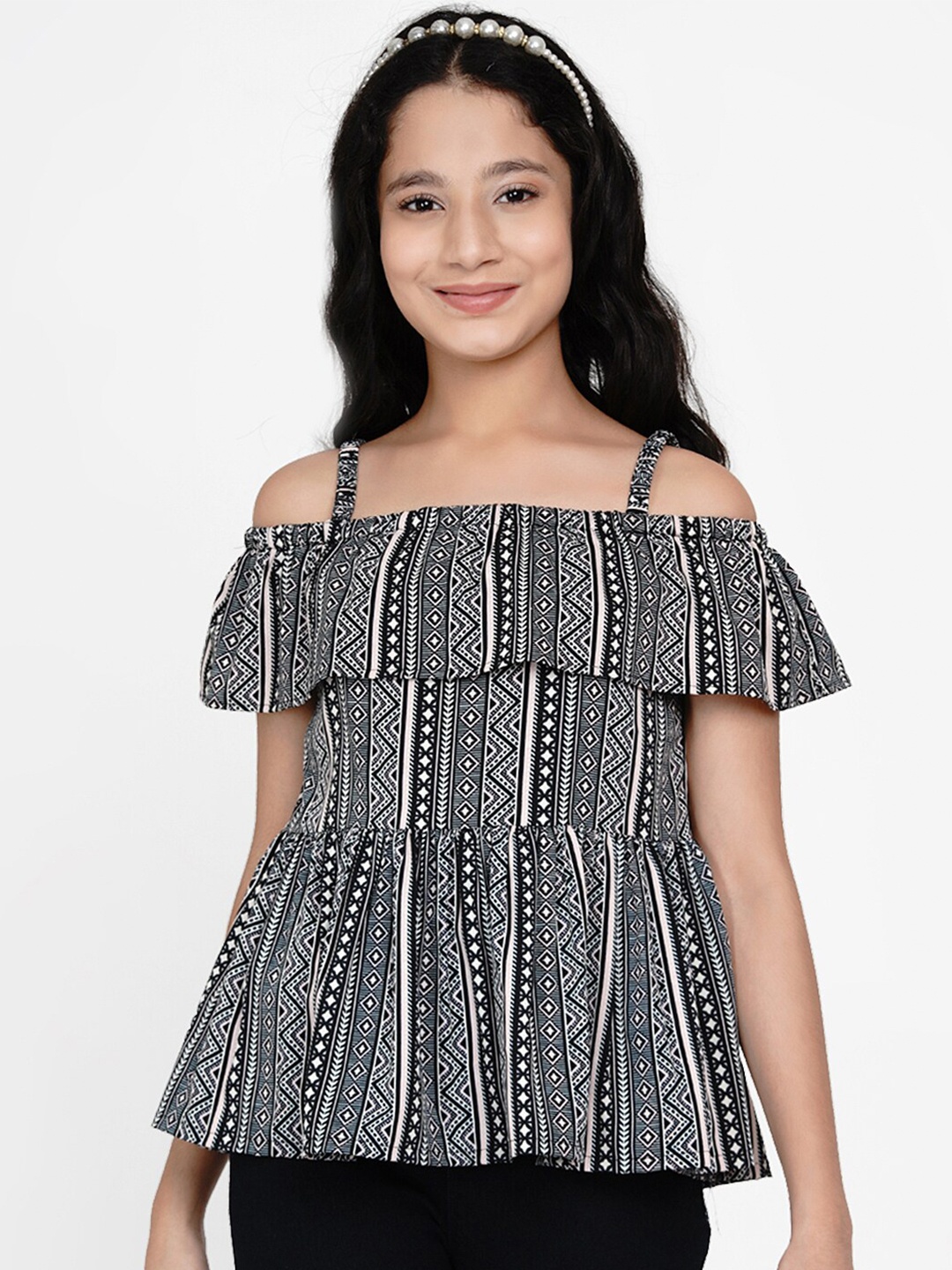 

Bitiya by Bhama Girls Black & White Geometric Layered Peplum Top