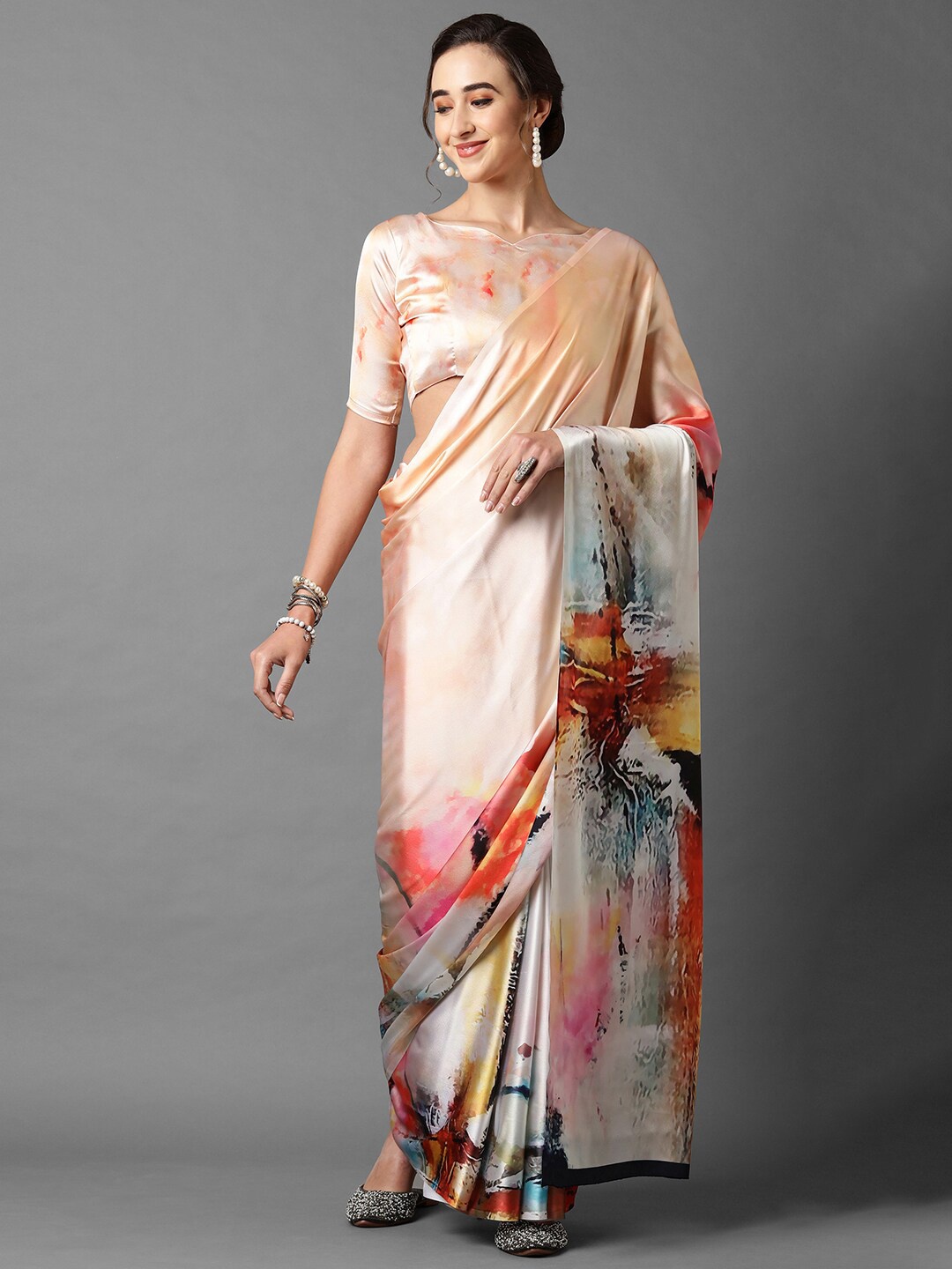 

Mitera Beige & Peach-Coloured Floral Satin Saree