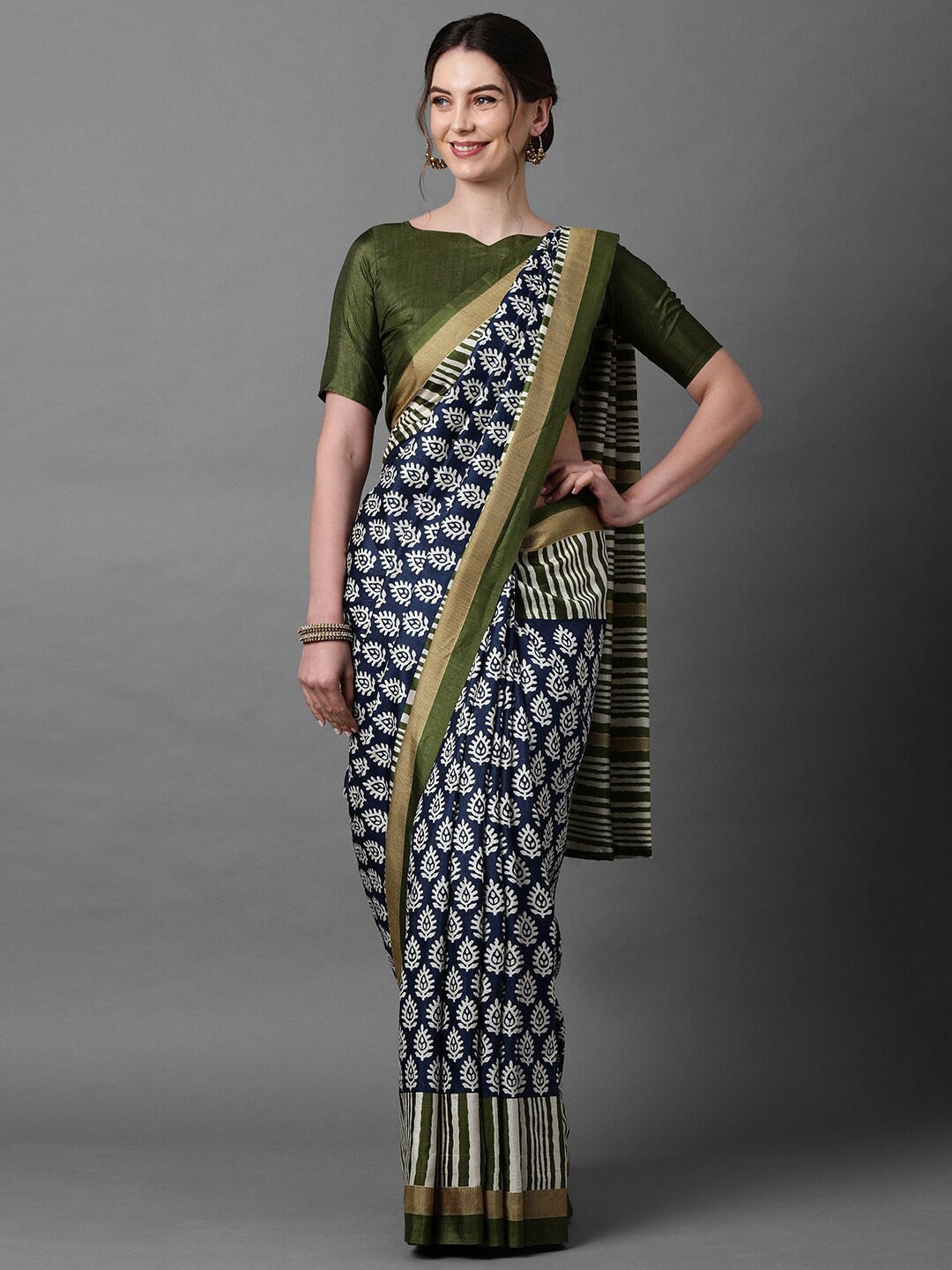 

Mitera Navy Blue & White Floral Silk Blend Saree