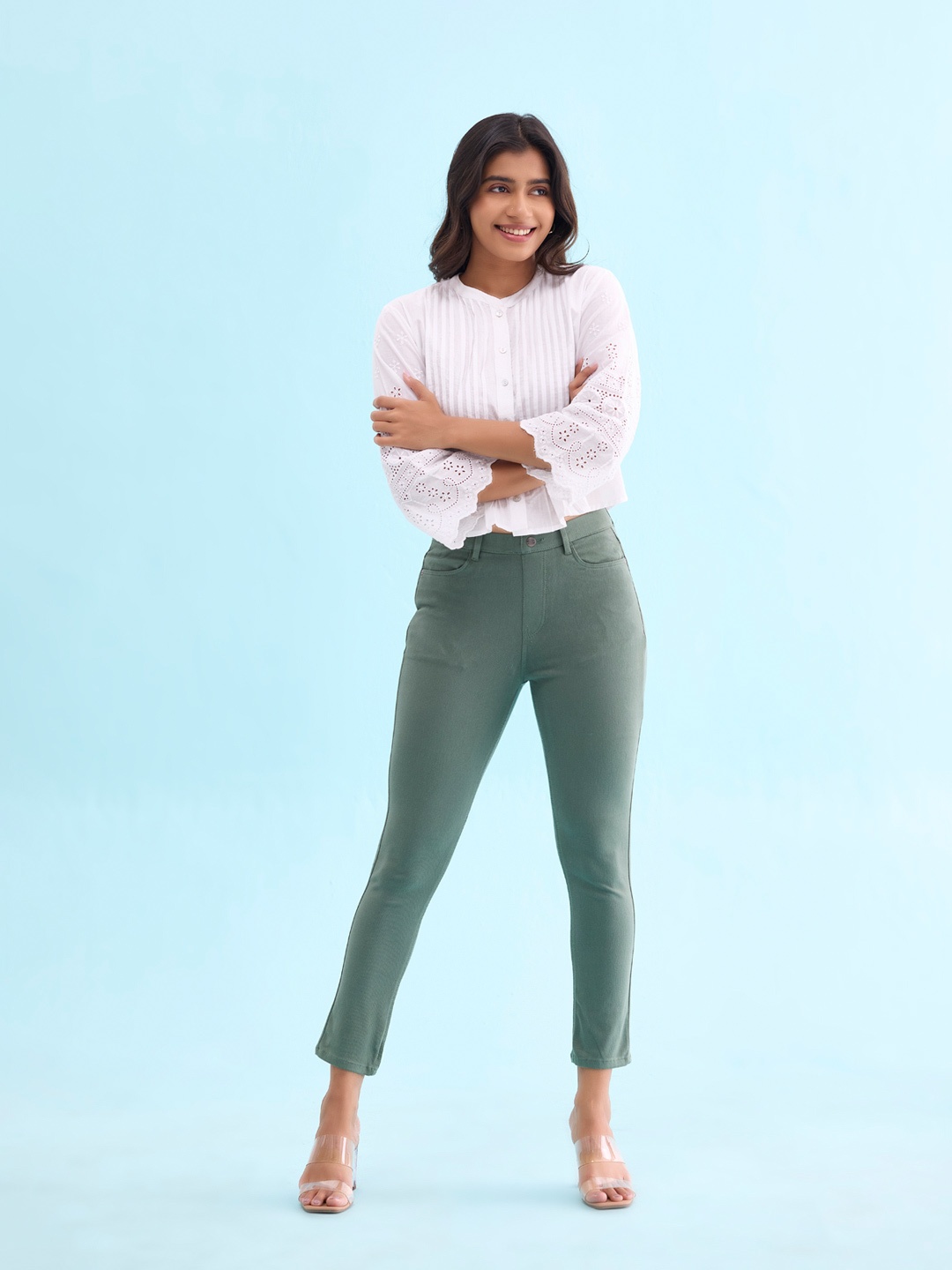 Go Colors Women Green Solid Super Stretch Cropped Jeggings