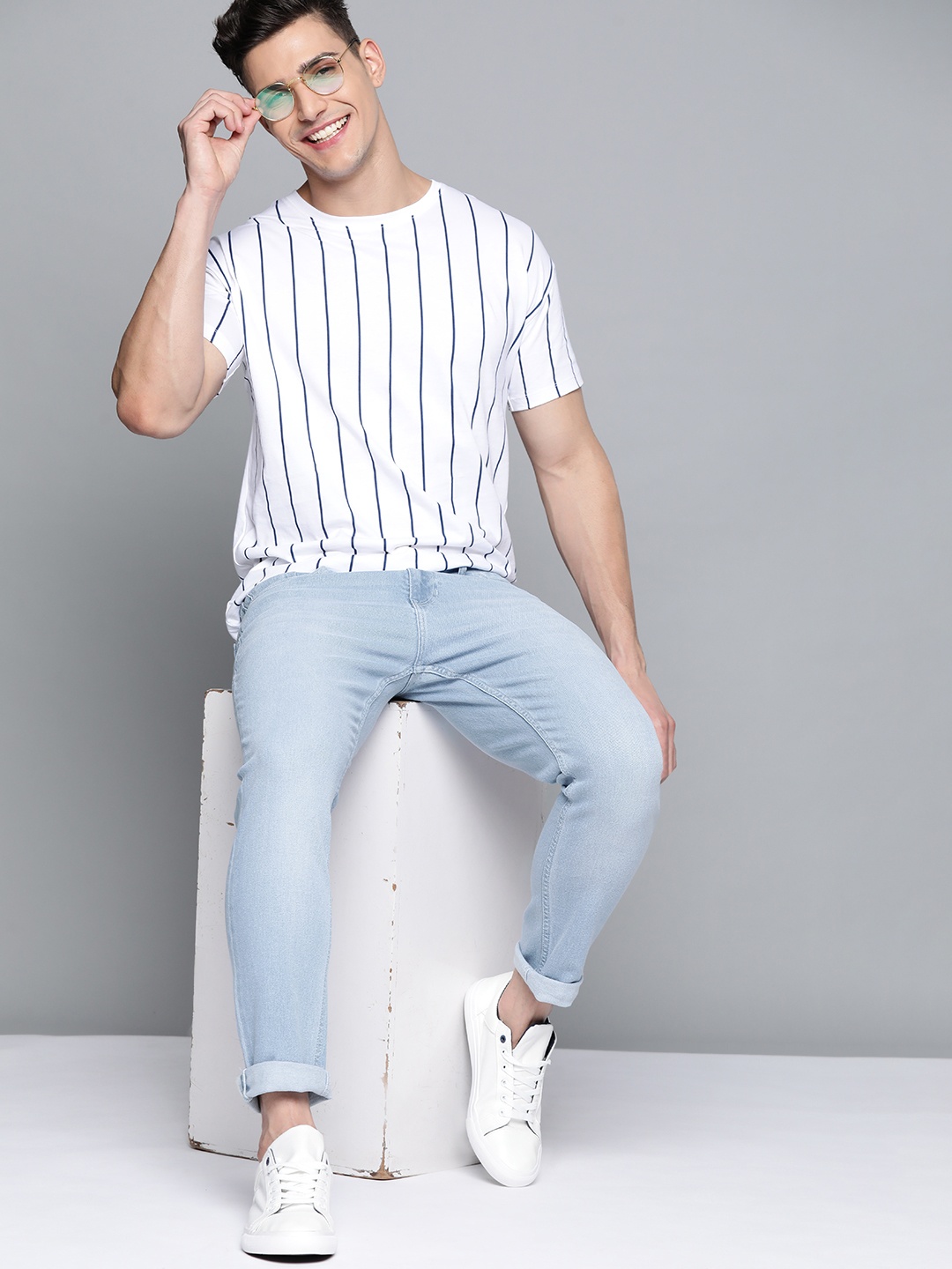 

Mast & Harbour Men Blue Slim Fit Light Fade Stretchable Jeans