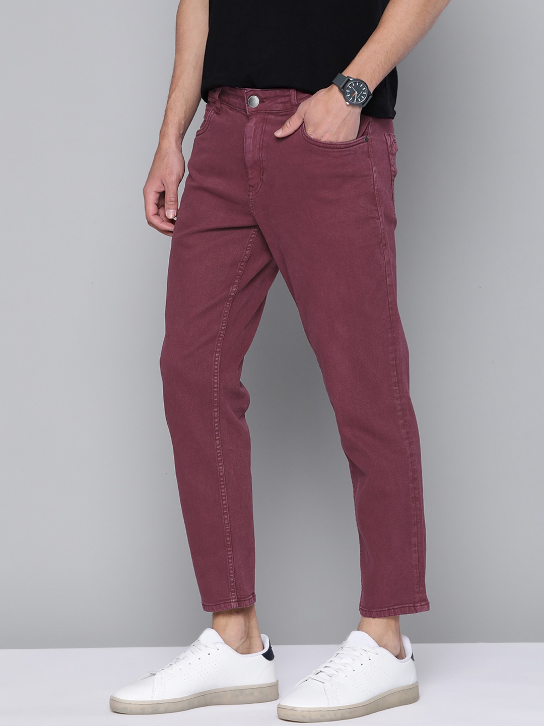 

Mast & Harbour Men Burgundy Carrot Fit Stretchable Jeans