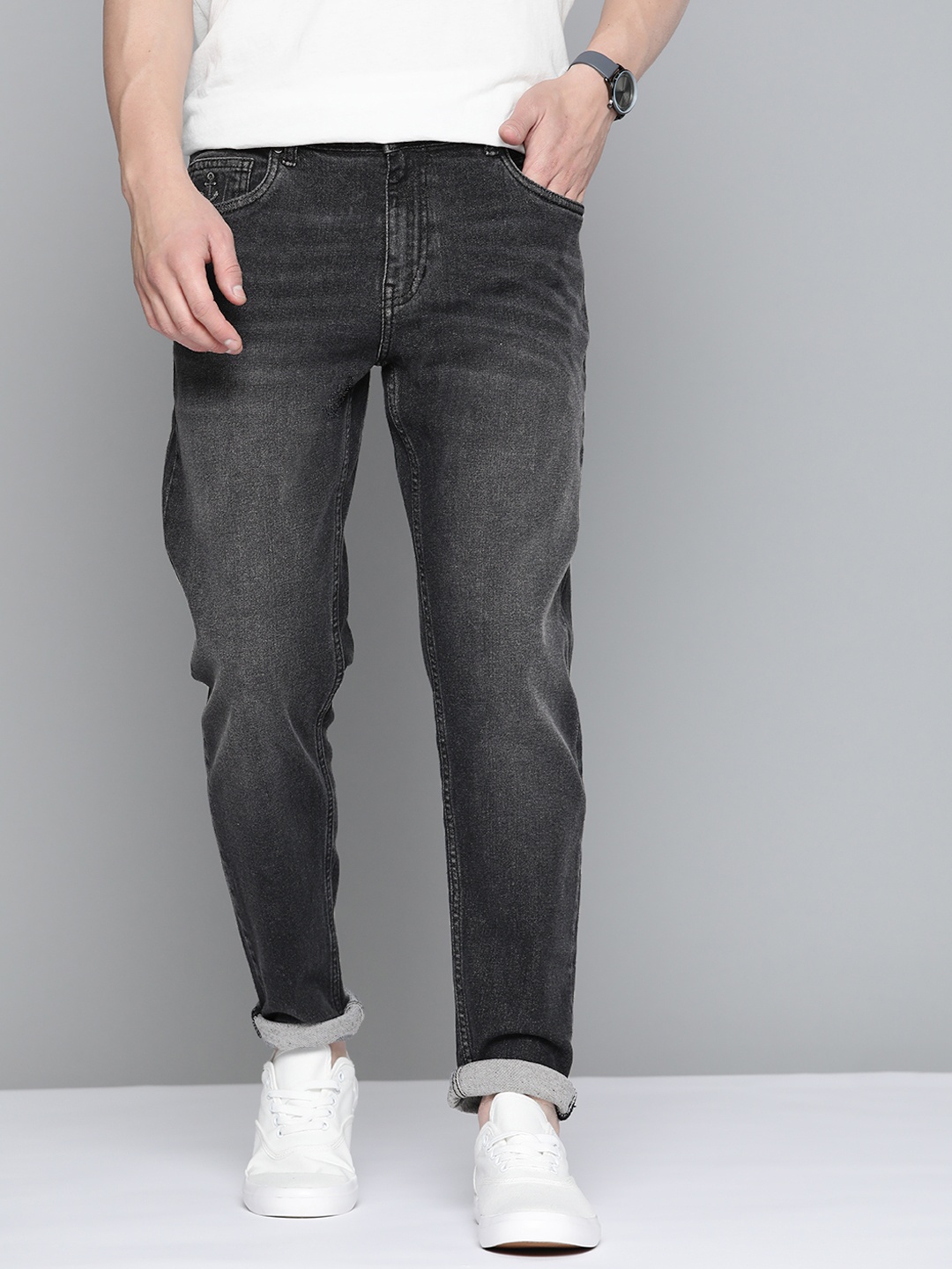 

Mast & Harbour Men Charcoal Grey Carrot Fit Light Fade Stretchable Jeans