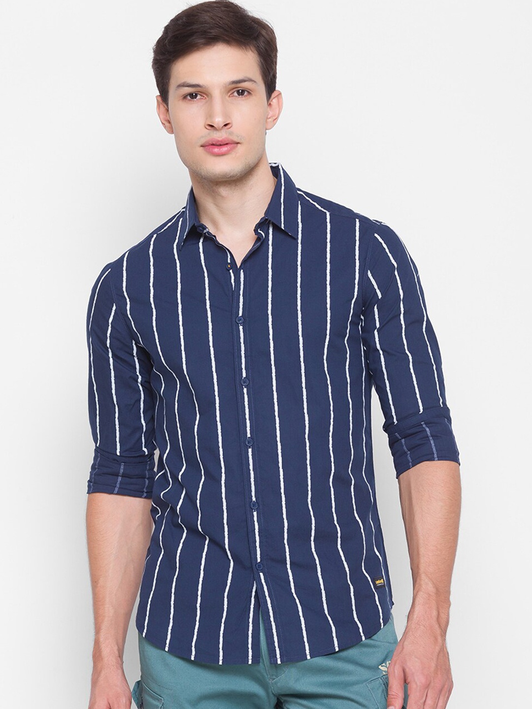 

SPYKAR Men Blue Slim Fit Opaque Vertical Striped Cotton Casual Shirt