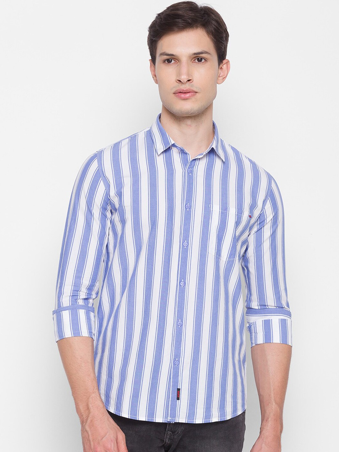 

SPYKAR Men Purple Slim Fit Opaque Vertical Striped Cotton Casual Shirt