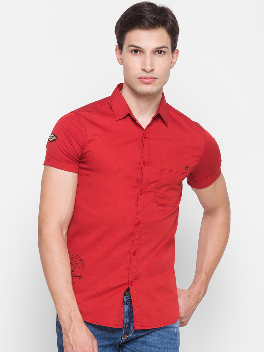 

SPYKAR Men Red Slim Fit Opaque Cotton Casual Shirt